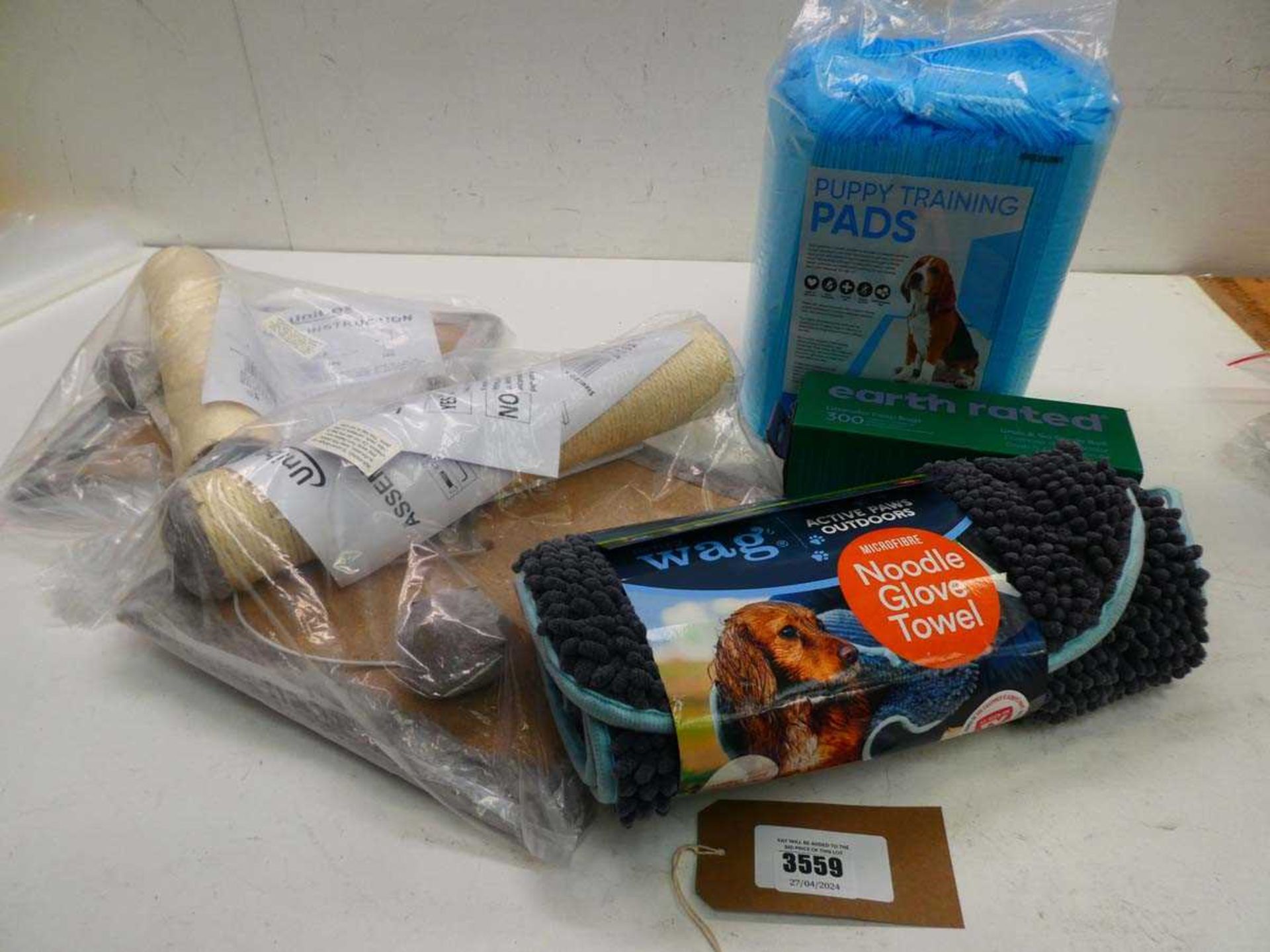 +VAT Puppy pads, cat scratching posts, noodle glove towel and poo bags