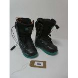 +VAT 1 x ThirtyTwo snowboarding boots, UK 4.5