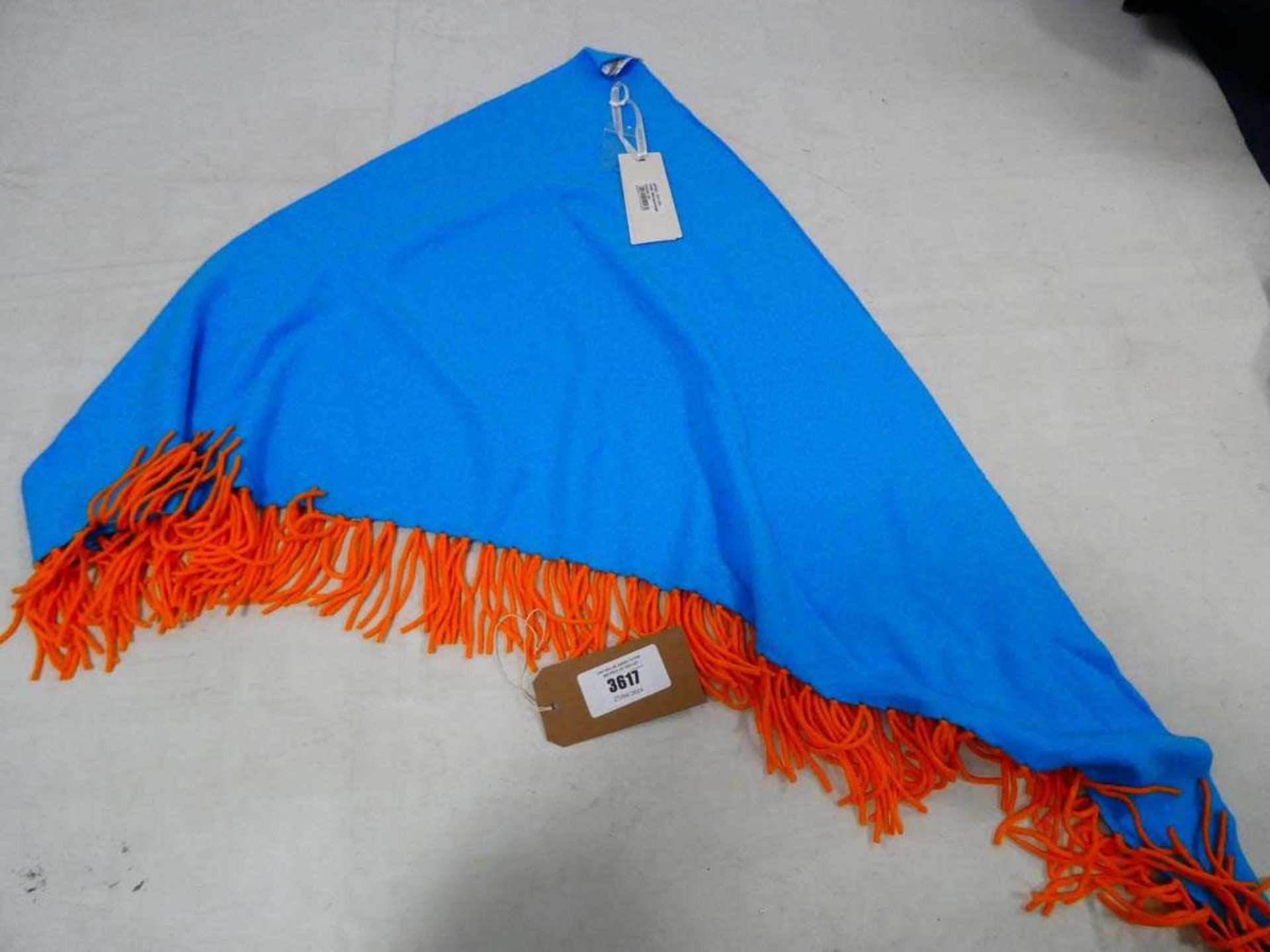 +VAT Herzen's Angelegenheit scarf in blue / orange