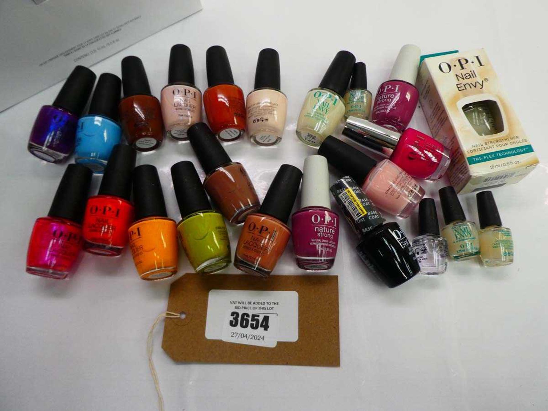 +VAT Selection of O.P.I products to include nail lacquer, gel colour, top coat and nail