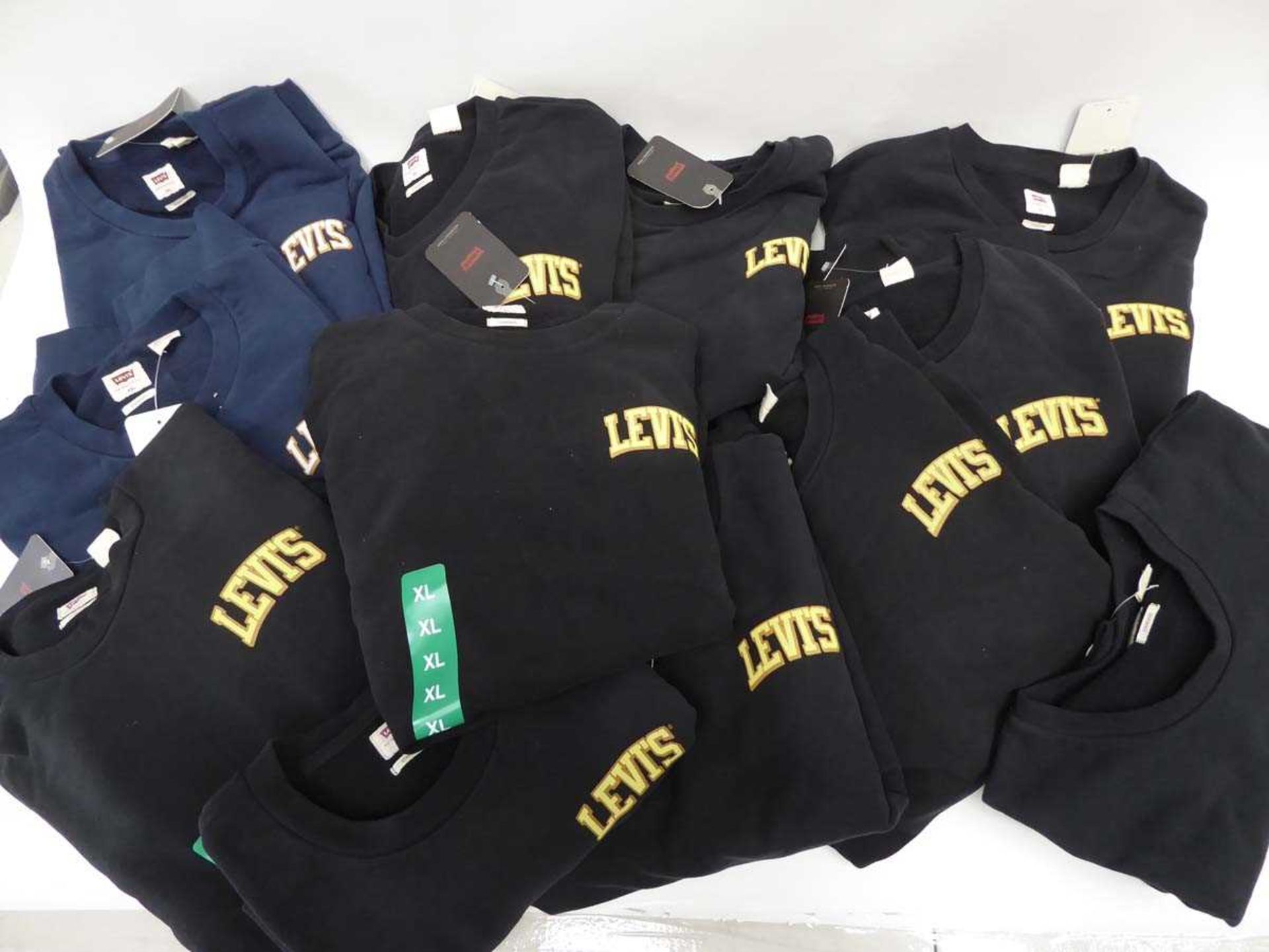 10 men's Levi sweatshirts in mixed colours and sizes