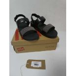 +VAT 1 x ladies Fitflop Sandals, UK 8