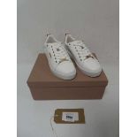 +VAT 1 x Carvela trainers, EU 39