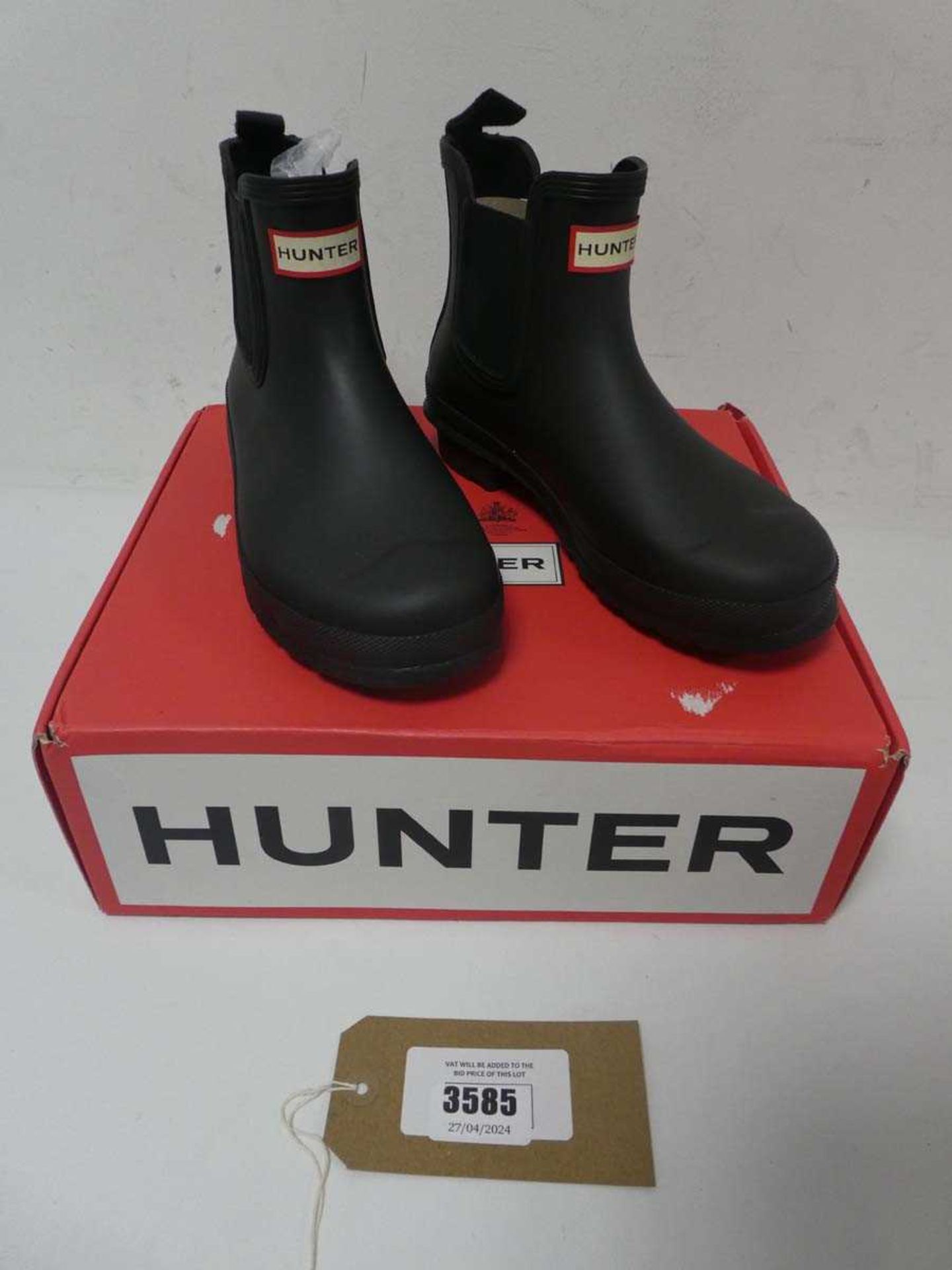+VAT 1 x ladies Hunter Chelsea boots, UK 6