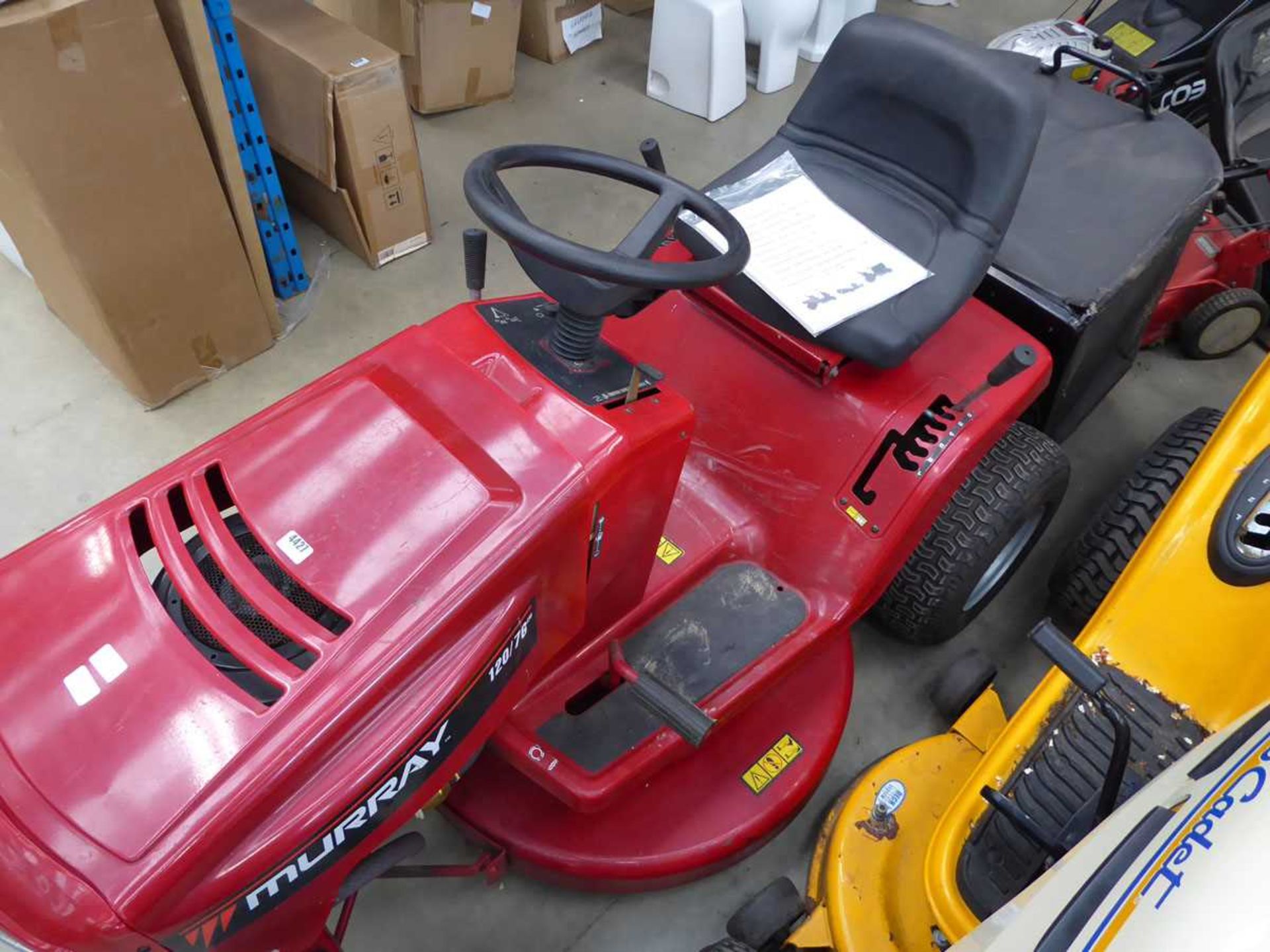 Murray 120 petrol powered ride on mower - Image 2 of 2