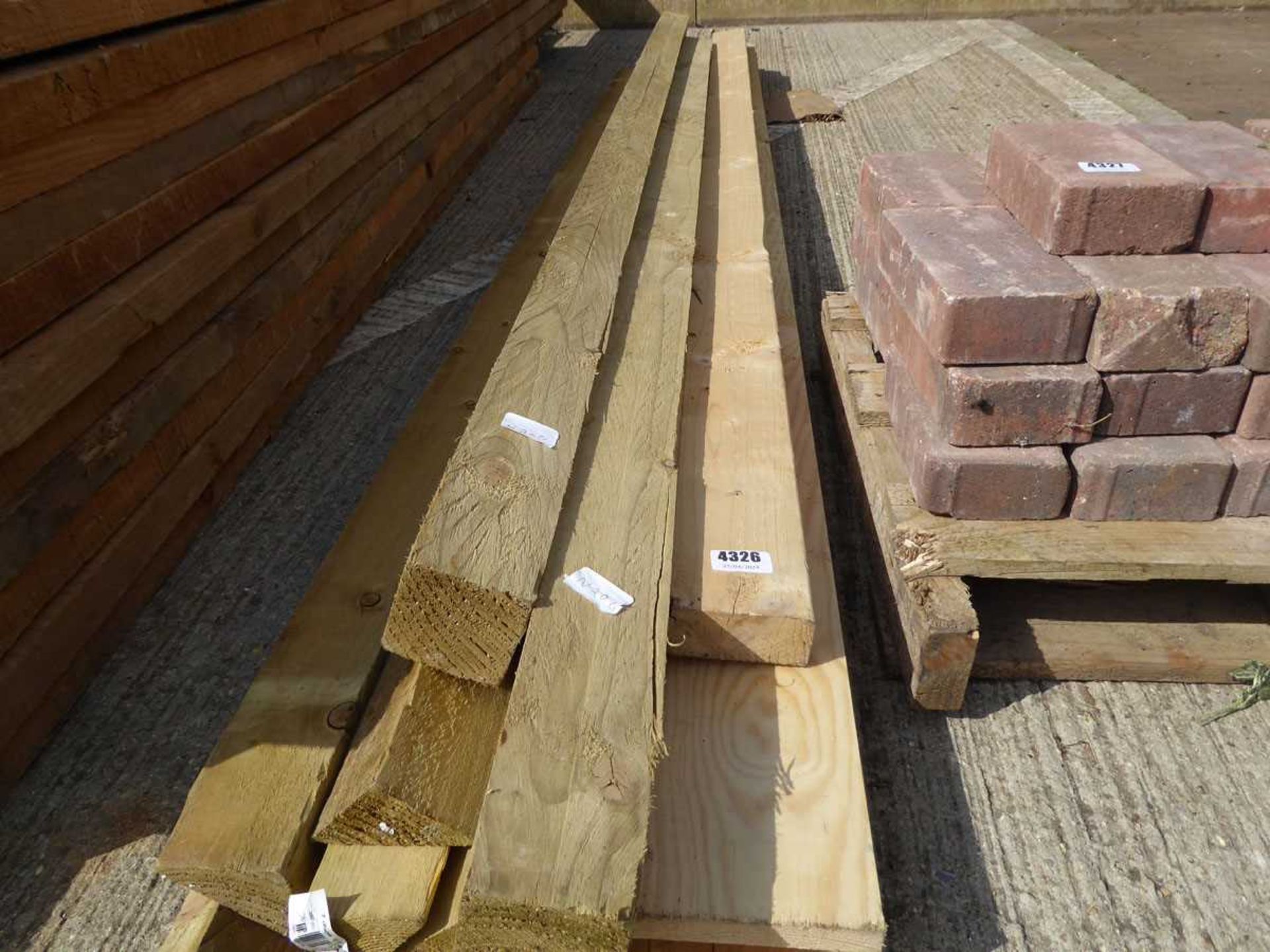 Small quantity of short lengths of timber - Image 2 of 2