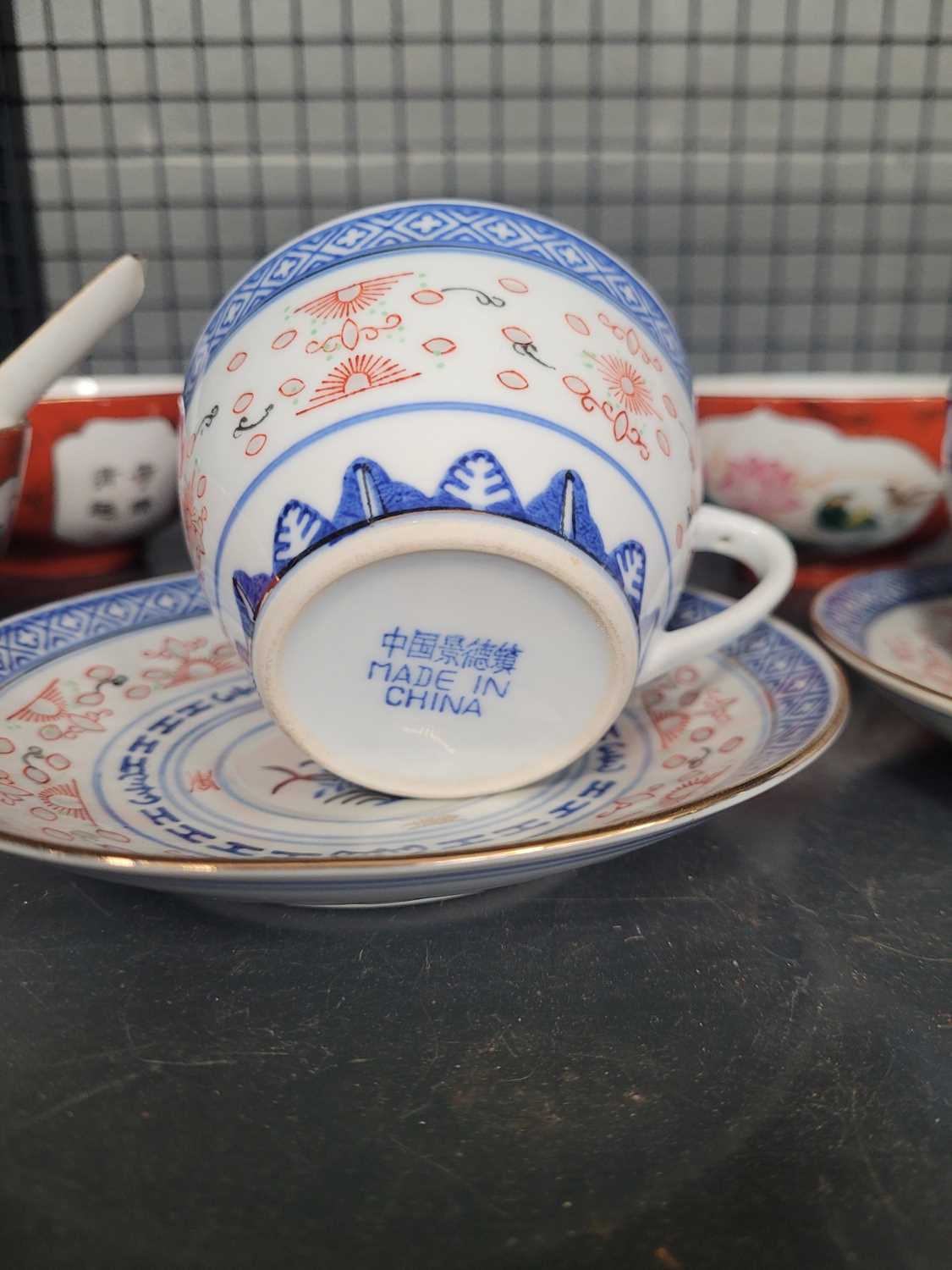 Cage containing export Chinese cups and saucers plus fruit bowls and spoons - Image 3 of 3