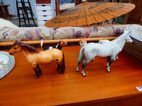 Quantity of Beswick and other figures to include horses, beagles and barn owl