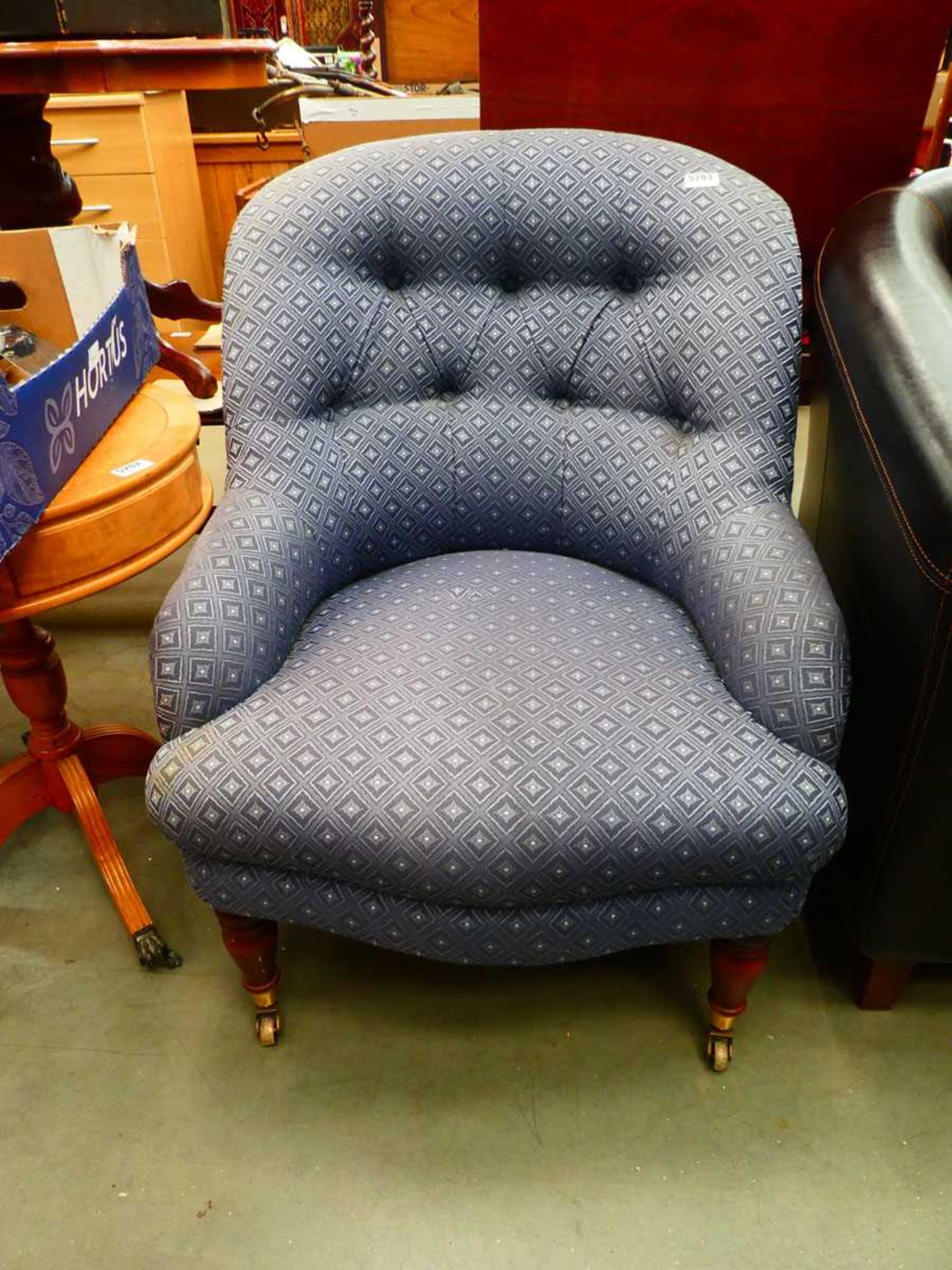 Diamond patterned easy chair