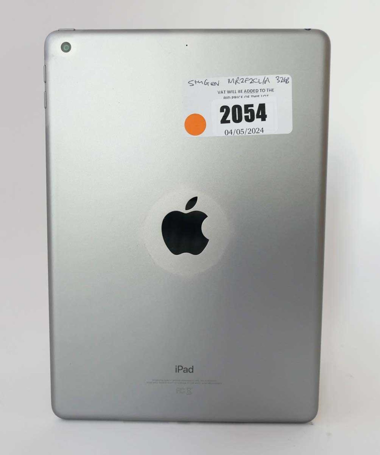 +VAT iPad 5th Gen 32GB Space Grey tablet - Image 2 of 2