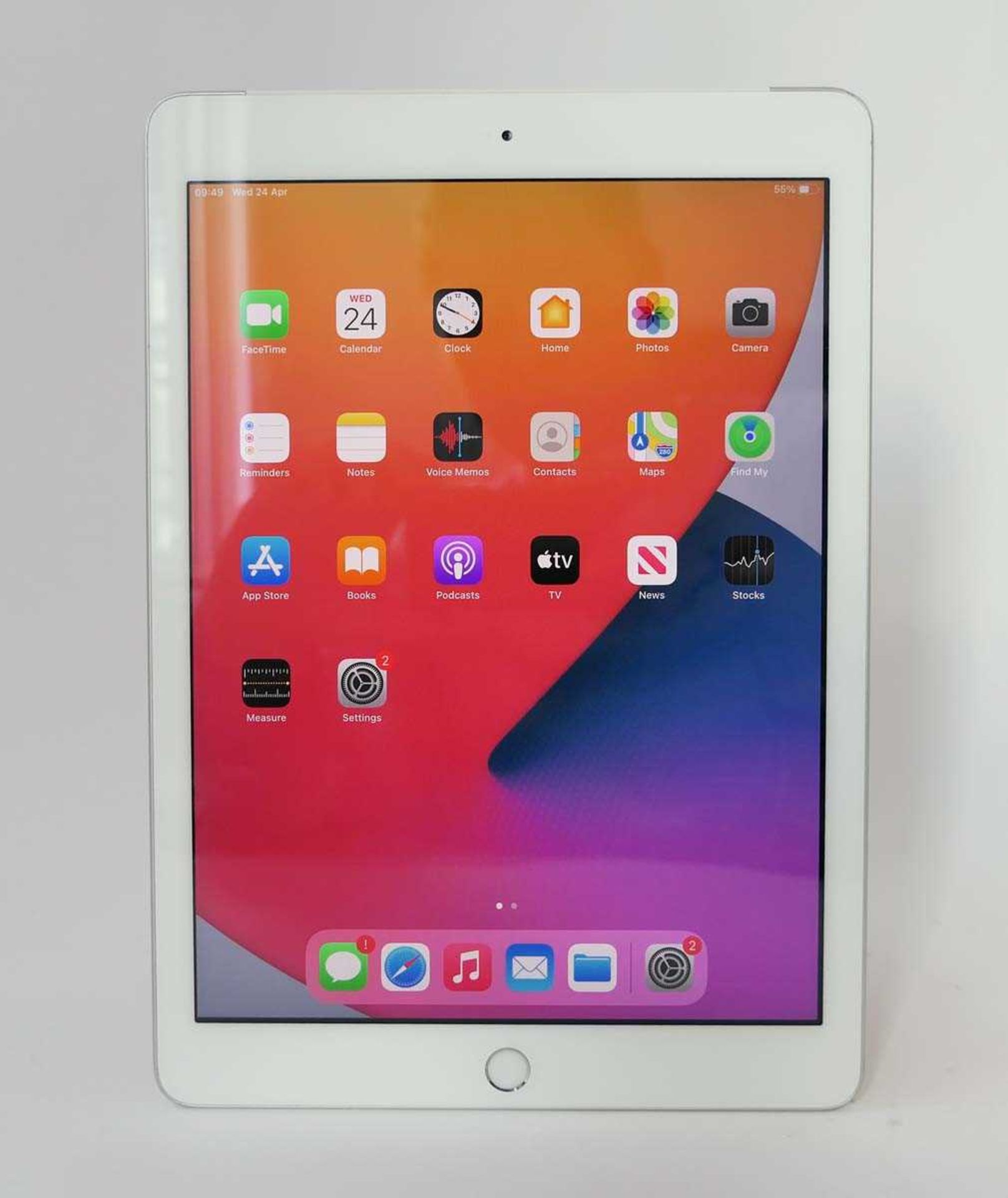 +VAT iPad 5th Gen 32GB White / Silver tablet