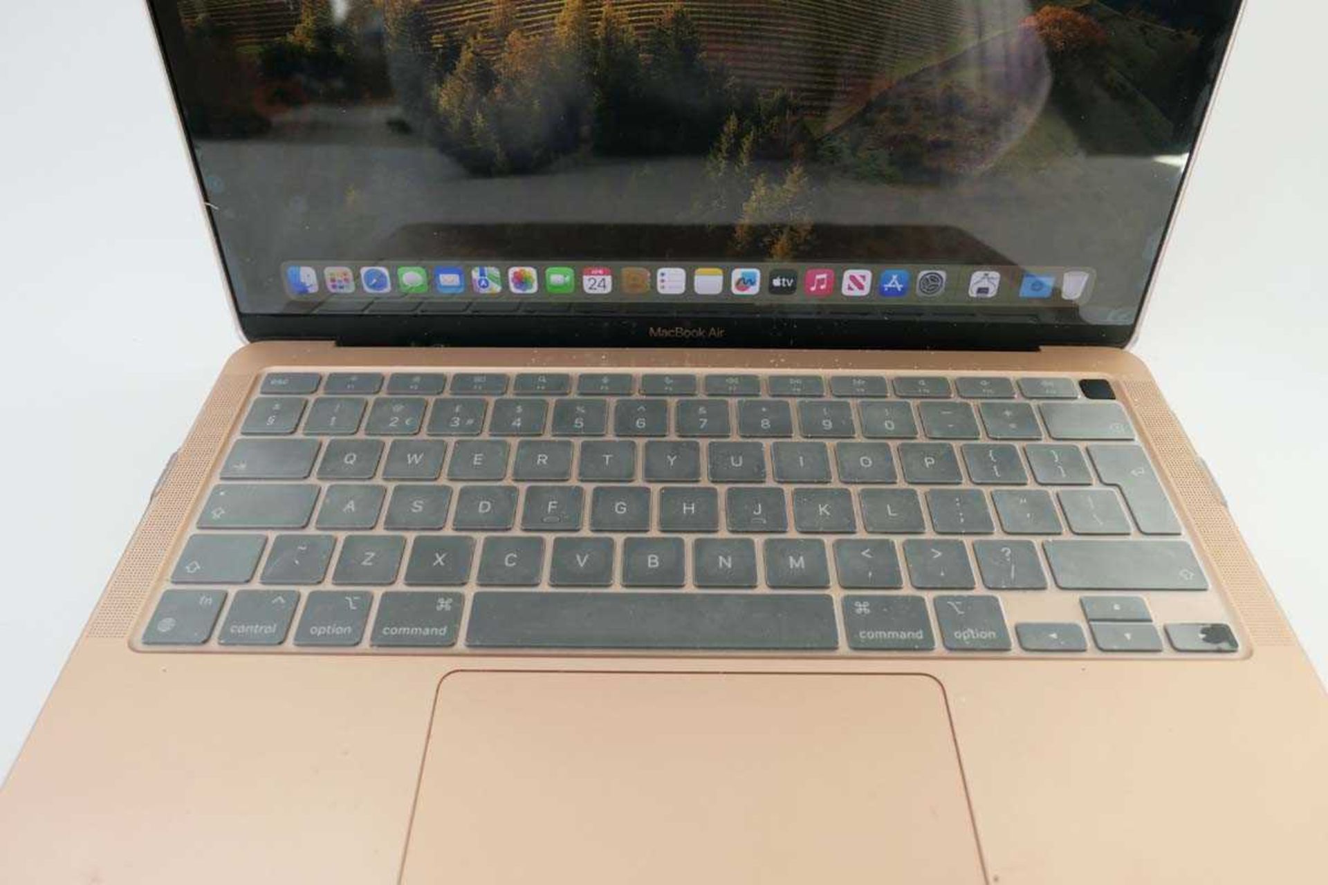 +VAT MacBook Air 13" 2020 A2337 Gold laptop with Apple M1 Chip, 8GB Unified Memory and 256GB SSD - Image 3 of 3