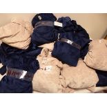 Approx. 18 x girls 2 piece velour lounge sets in different colors and sizes