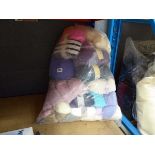 Bag of mixed wool and yarn