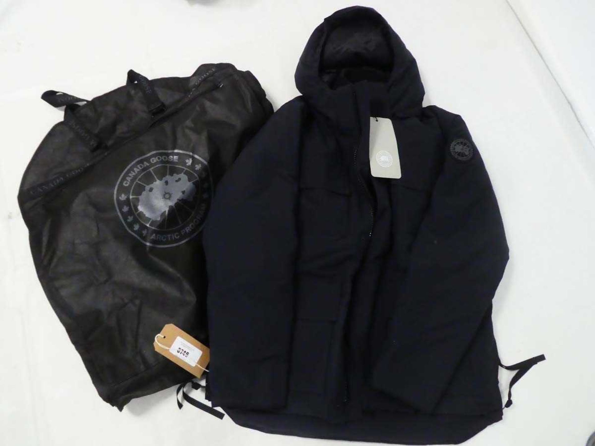 +VAT Canada Goose maitland parka in black disc size XL with garment bag (note- small white mark on