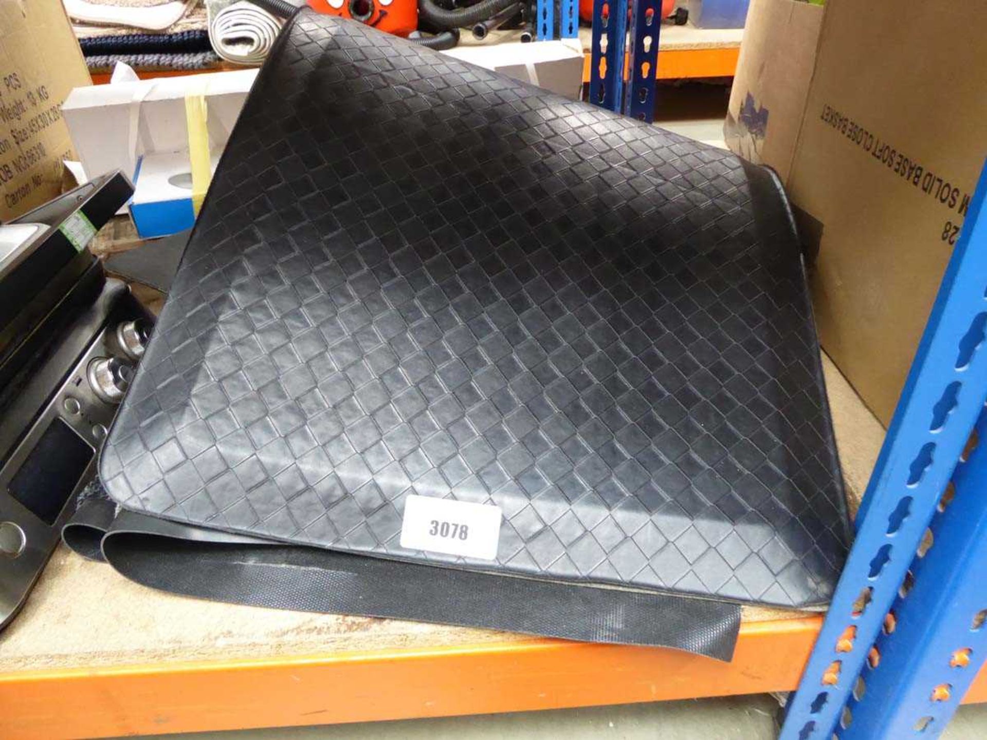 +VAT 3 outdoor mats