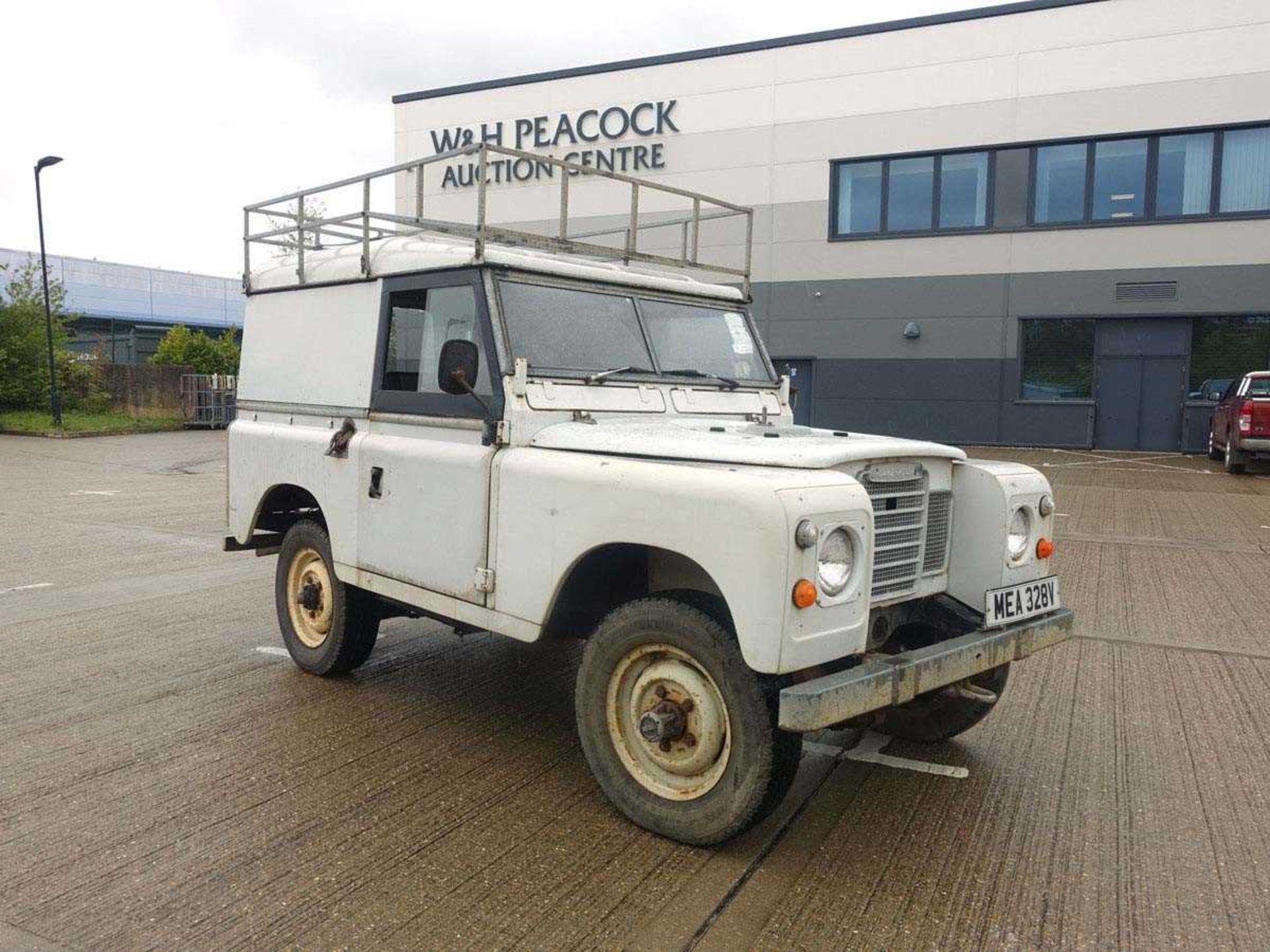 (MEA 328V) 1980 Land Rover Series III in white, 88" light 4x4 utility, Daihatsu 2500cc 4-cylinder - Image 2 of 15