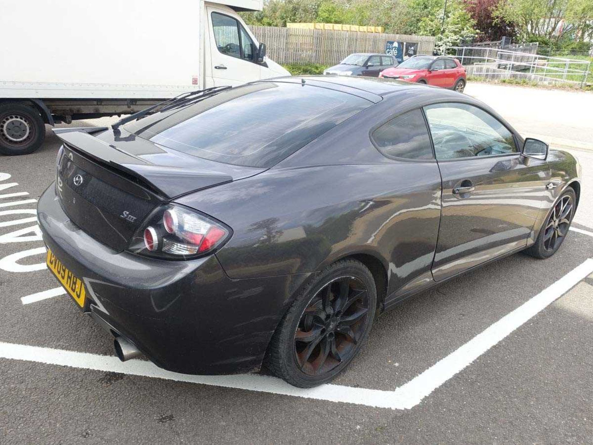 (DV09 HBJ) 2009 Hyundai Coupe SIII A 2-door in grey, 5-speed manual, 1975cc petrol, first registered - Image 4 of 14