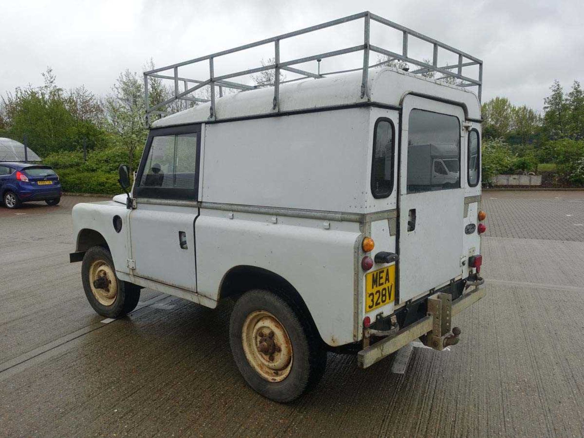 (MEA 328V) 1980 Land Rover Series III in white, 88" light 4x4 utility, Daihatsu 2500cc 4-cylinder - Image 4 of 15