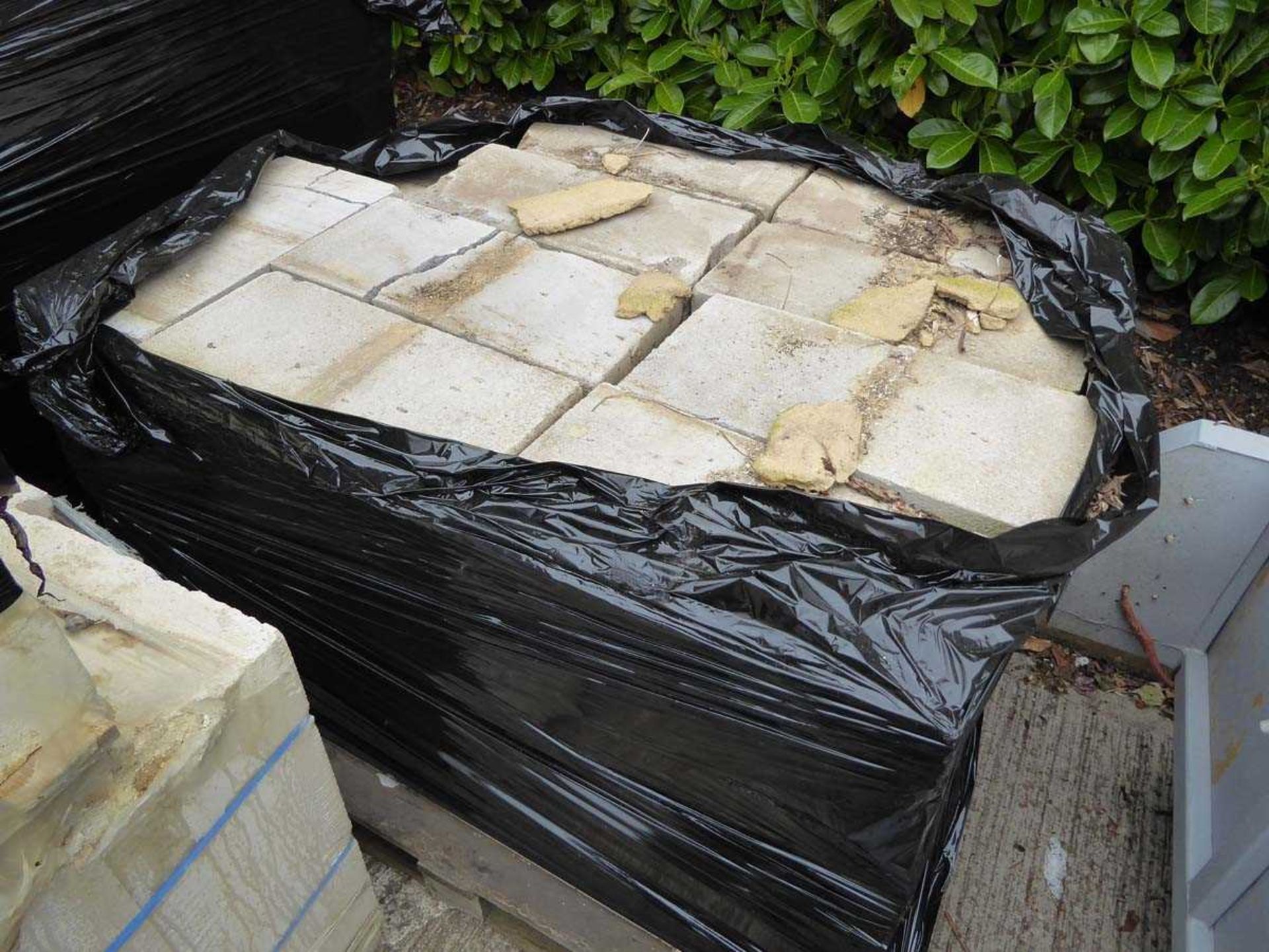 2 pallets of Thermalite blocks - Image 2 of 2