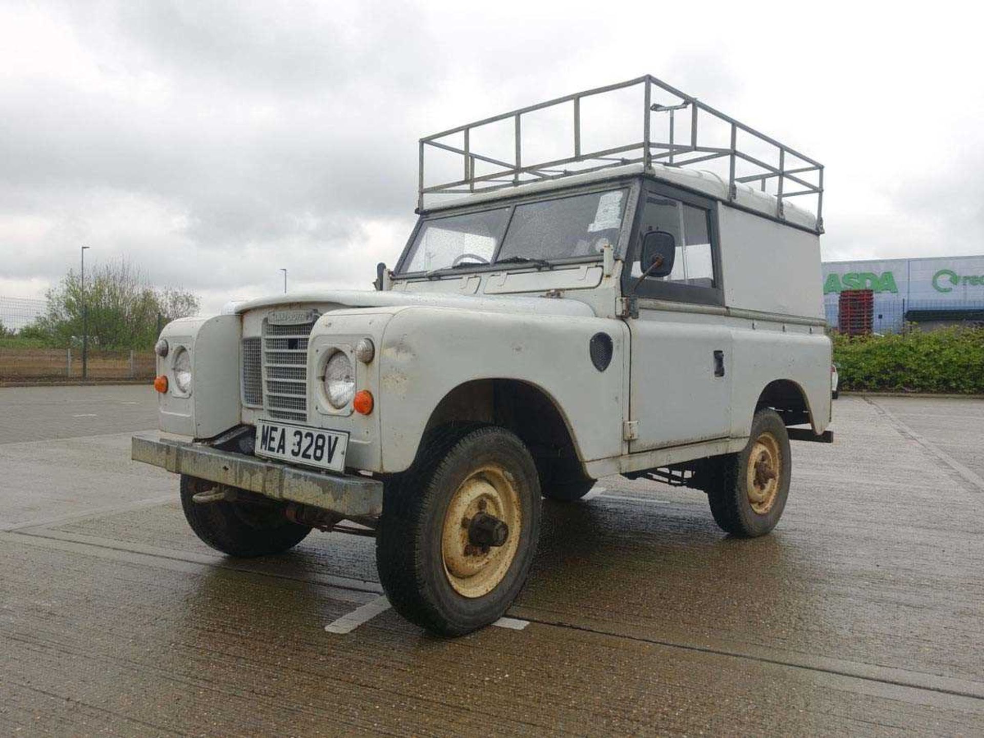 (MEA 328V) 1980 Land Rover Series III in white, 88" light 4x4 utility, Daihatsu 2500cc 4-cylinder - Image 3 of 15