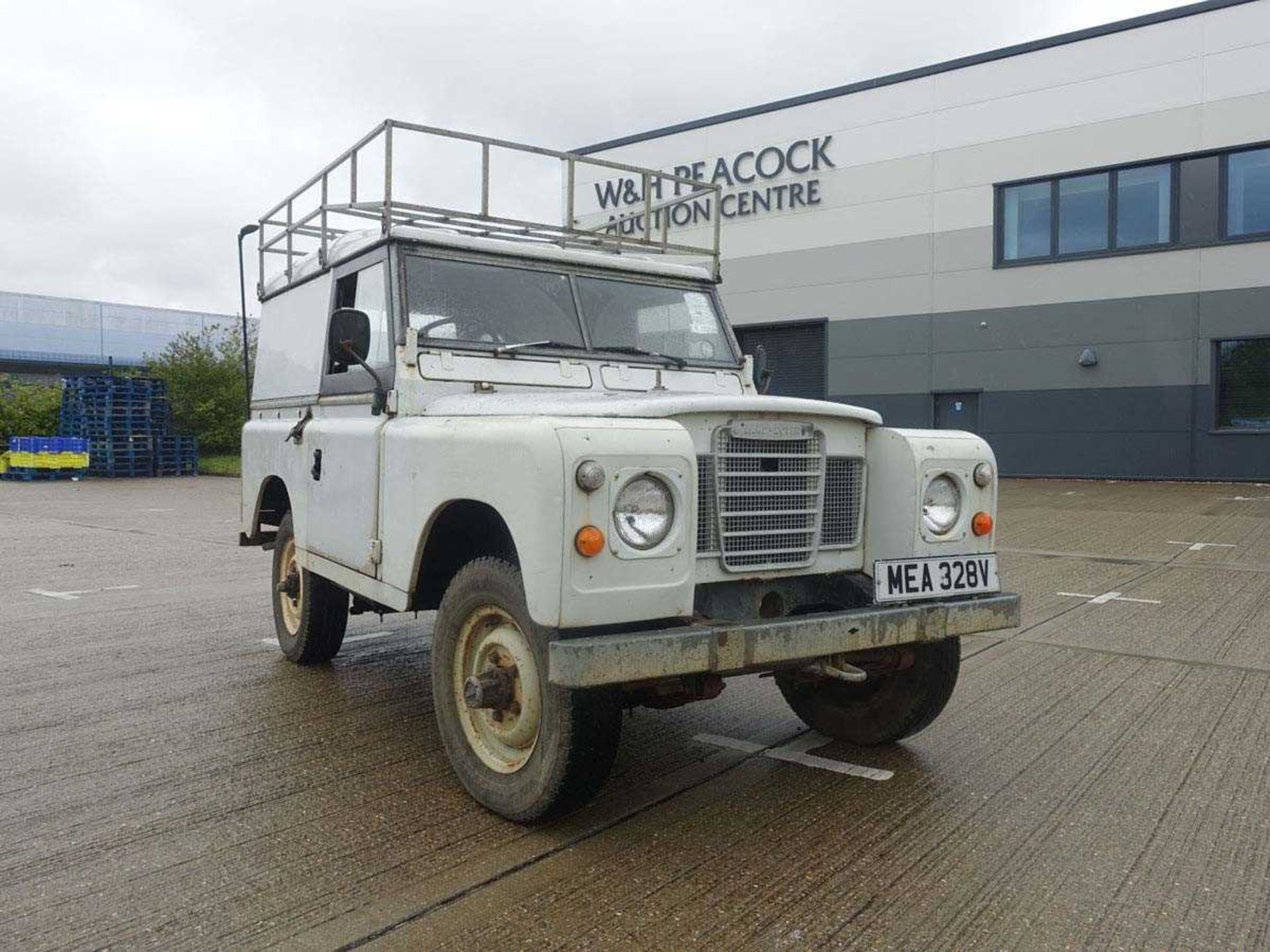 (MEA 328V) 1980 Land Rover Series III in white, 88" light 4x4 utility, Daihatsu 2500cc 4-cylinder