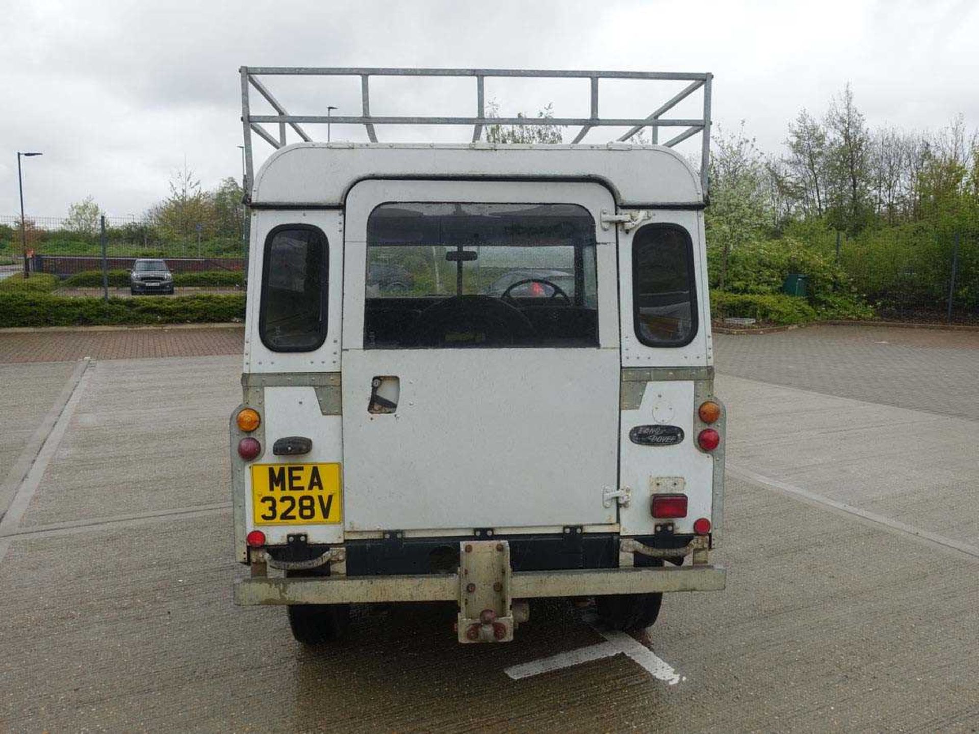 (MEA 328V) 1980 Land Rover Series III in white, 88" light 4x4 utility, Daihatsu 2500cc 4-cylinder - Image 5 of 15