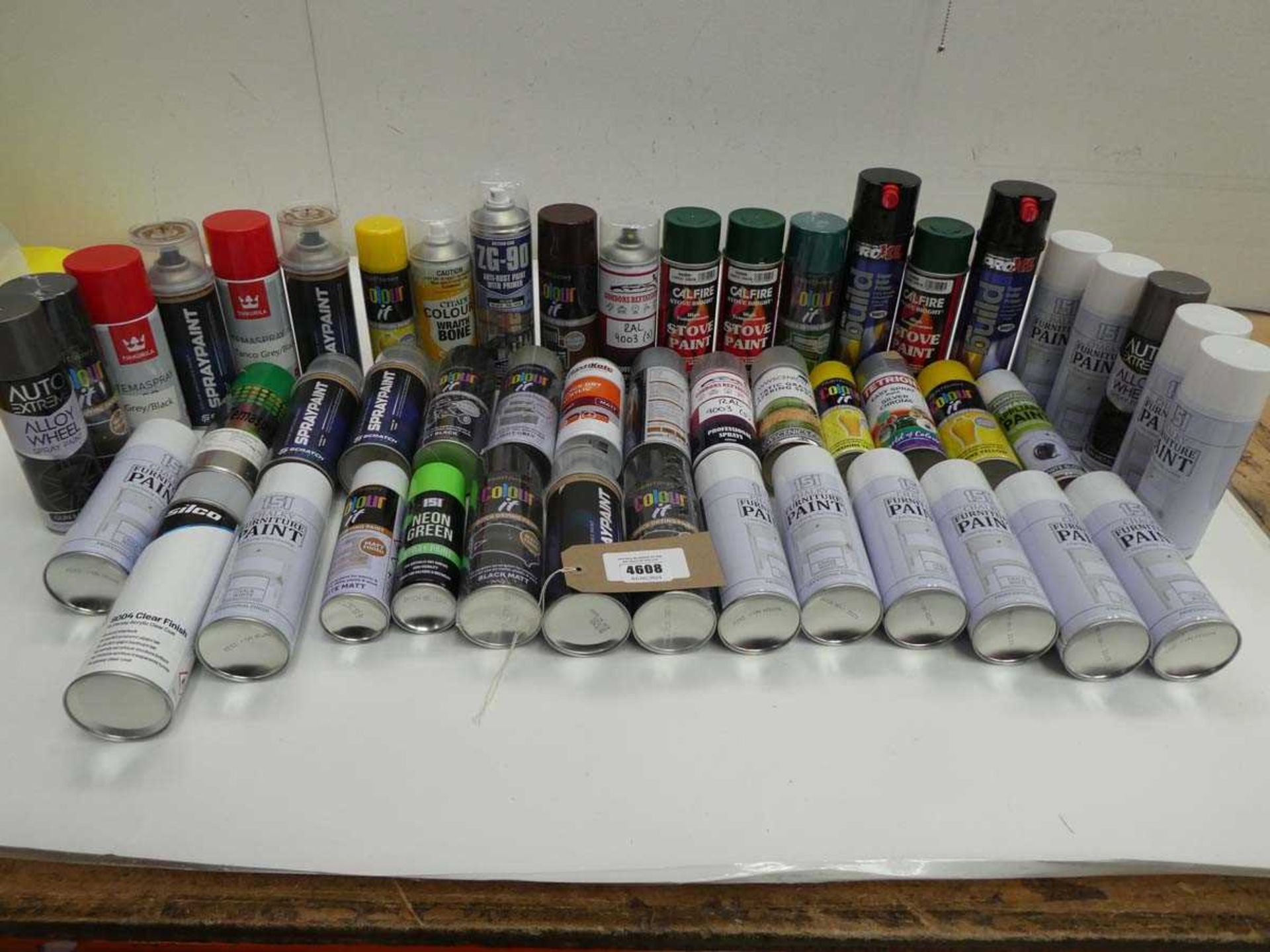 +VAT Large selection of spray paints