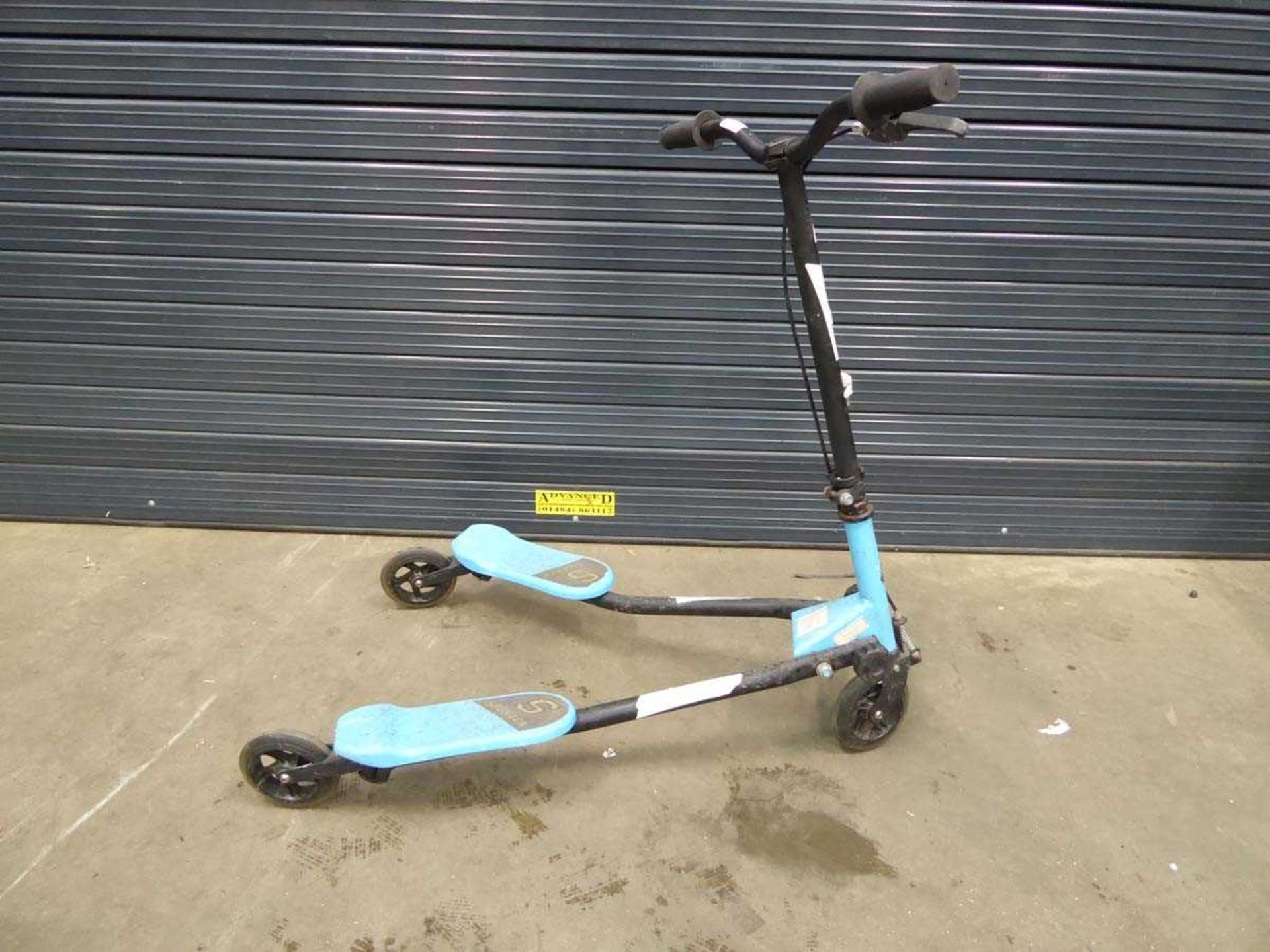 Wiggle scooter