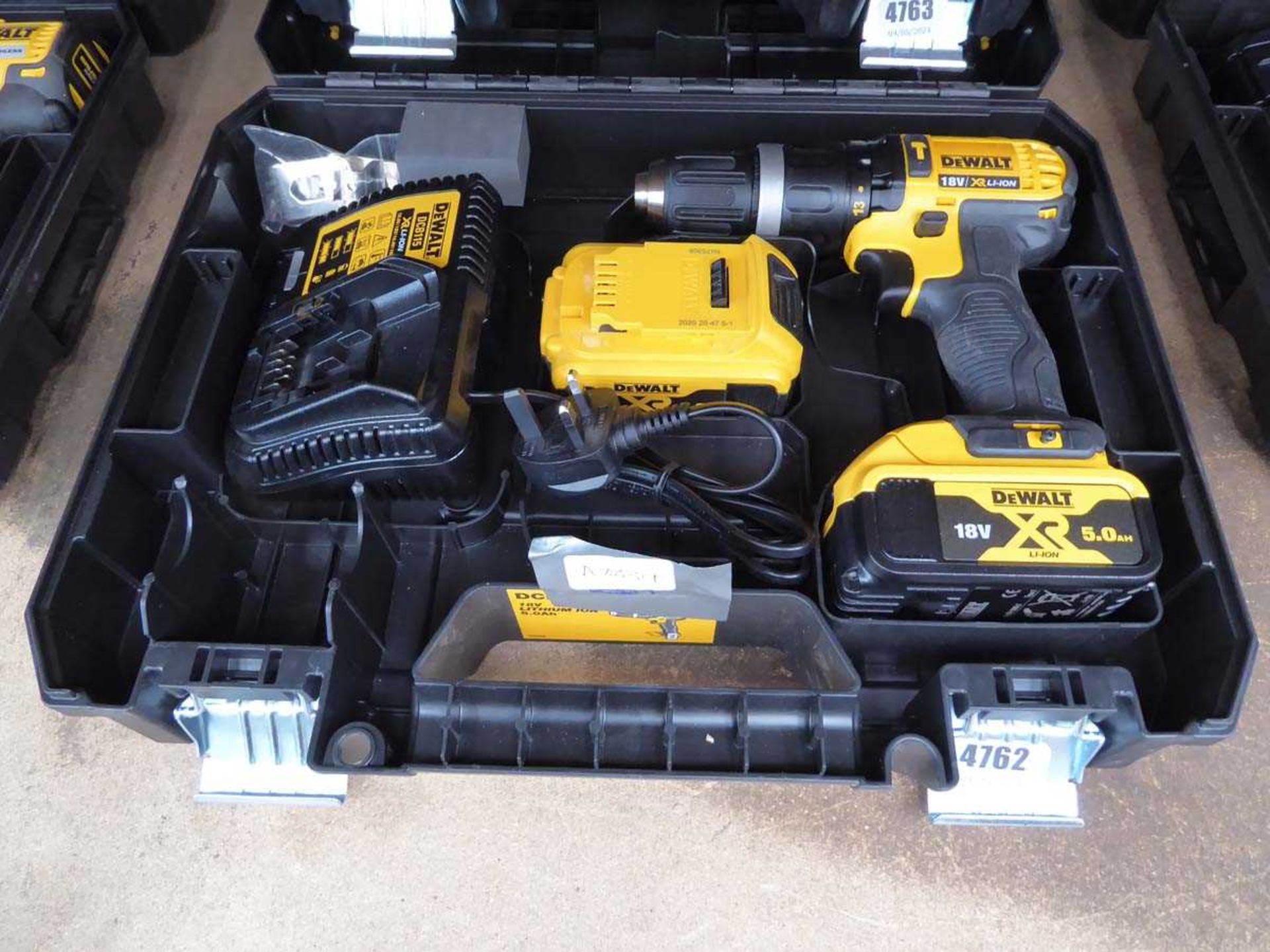 Dewalt 18v battery drill complete with 2 batteries and charger