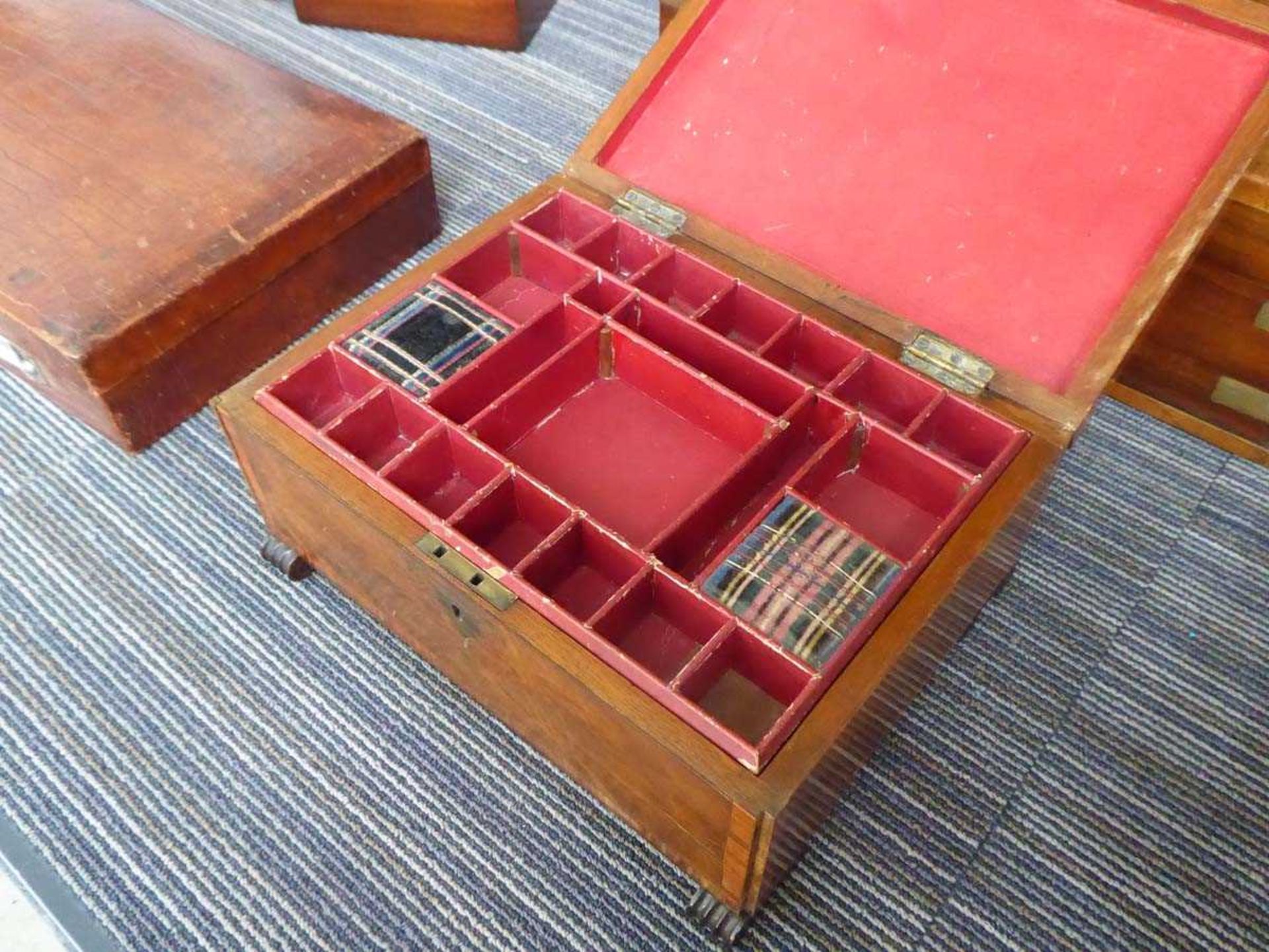 Victorian flame mahogany and crossbanded jewellery box on feet For restoration - Image 2 of 2