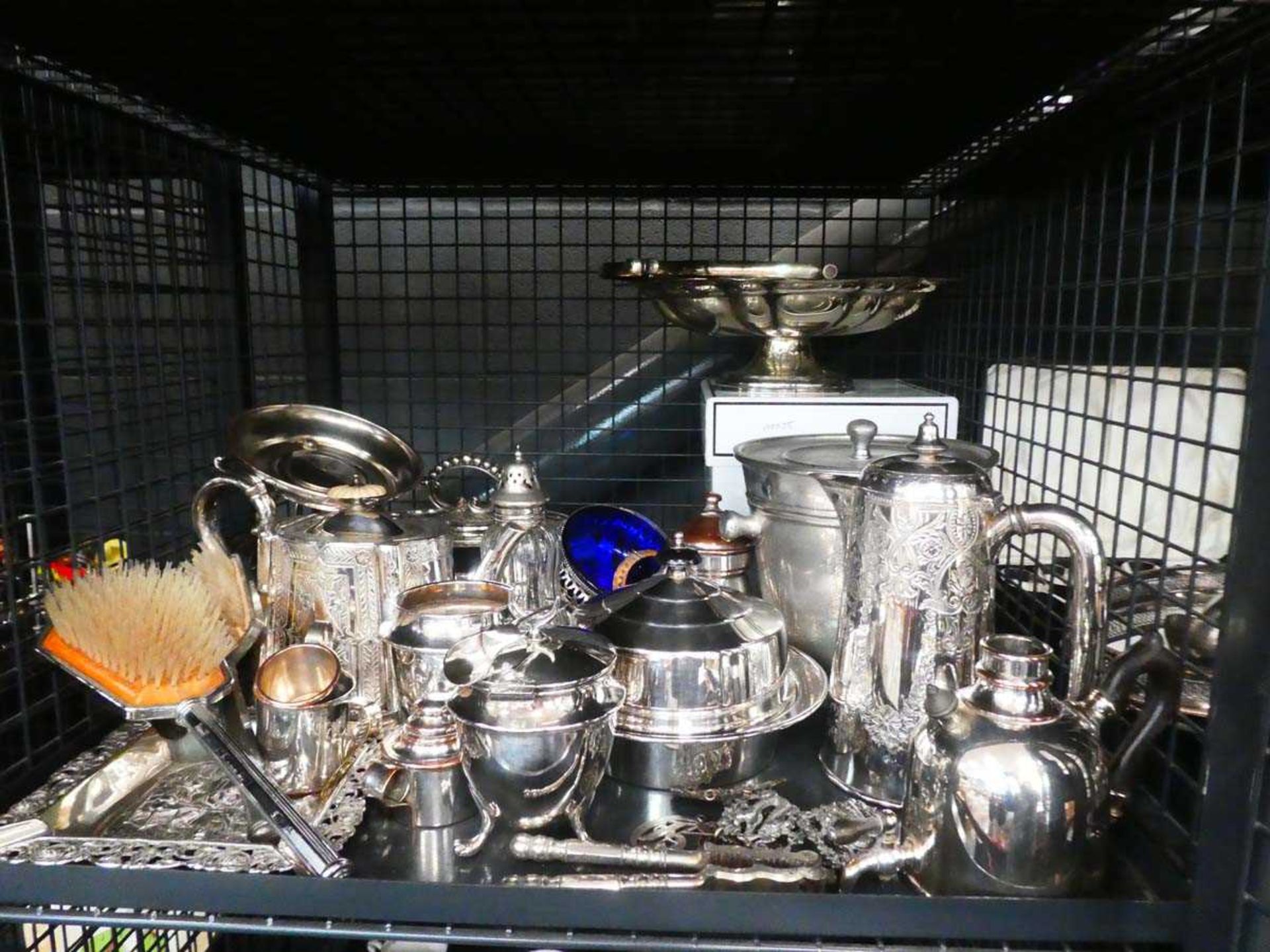 2 cages containing silver plate inc. boxed and loose cutlery, sugar shaker, hairbrushes, basket - Image 3 of 3