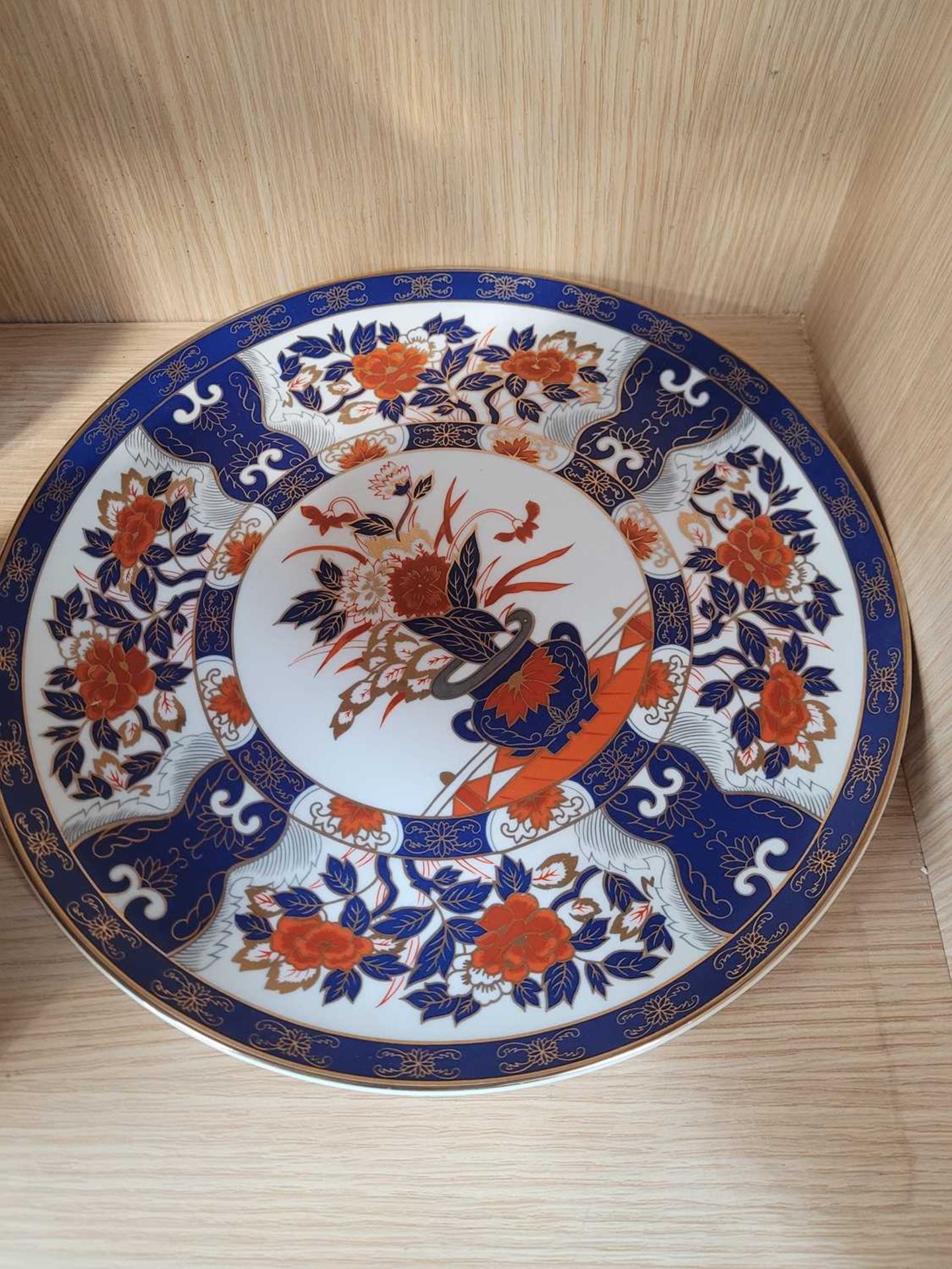 Quantity of Imari plates and trinket box to include lidded pots and oriental ginger jars Few - Image 3 of 9