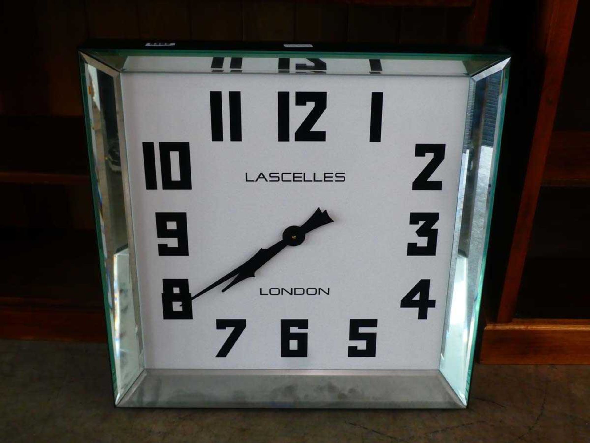 Quartz wall clock