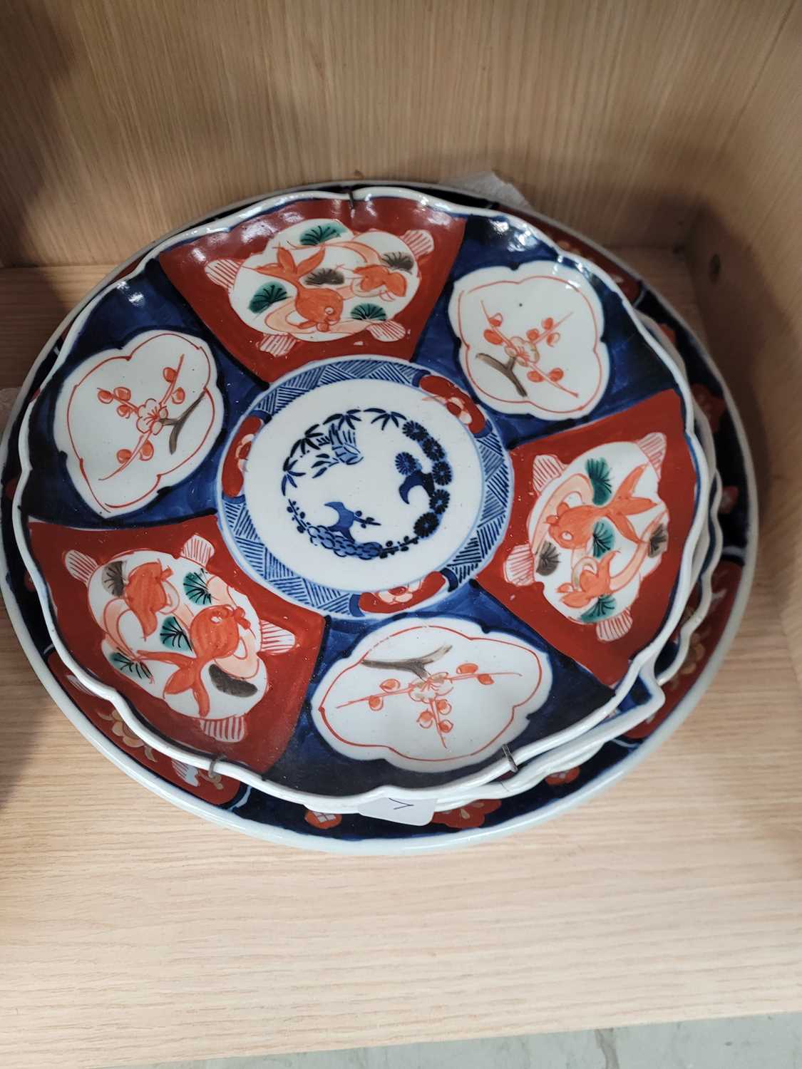 Quantity of Imari plates and trinket box to include lidded pots and oriental ginger jars Few - Image 8 of 9