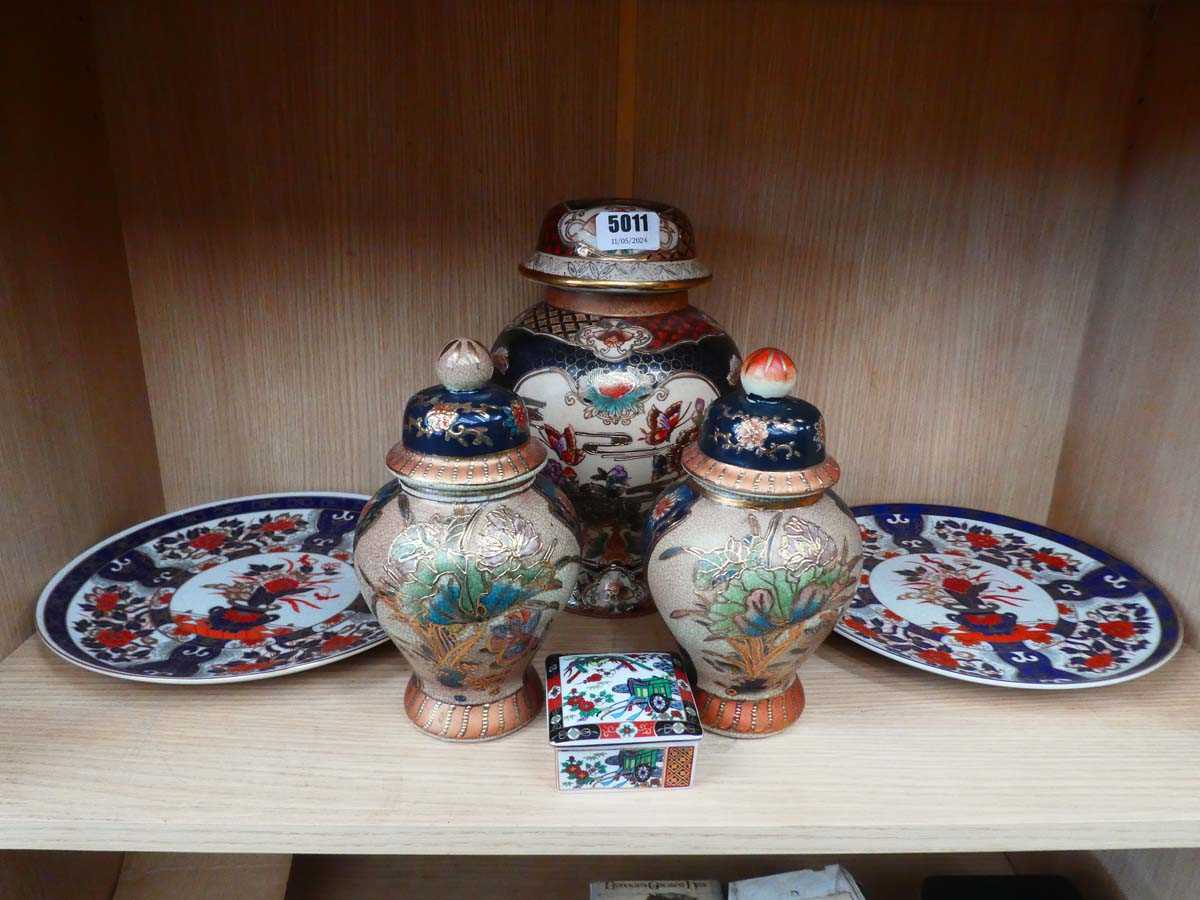 Quantity of Imari plates and trinket box to include lidded pots and oriental ginger jars Few