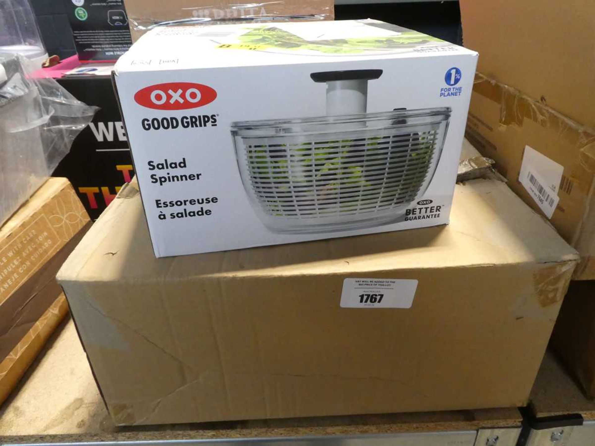 +VAT Oxo Good Grips salad spinner, together with a kitchen pan set