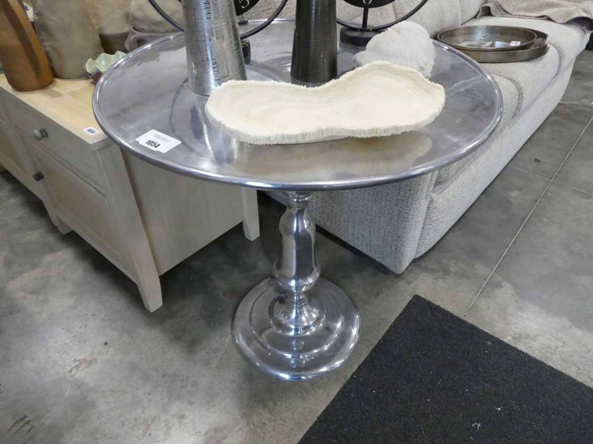 +VAT Circular spun aluminium bistro table