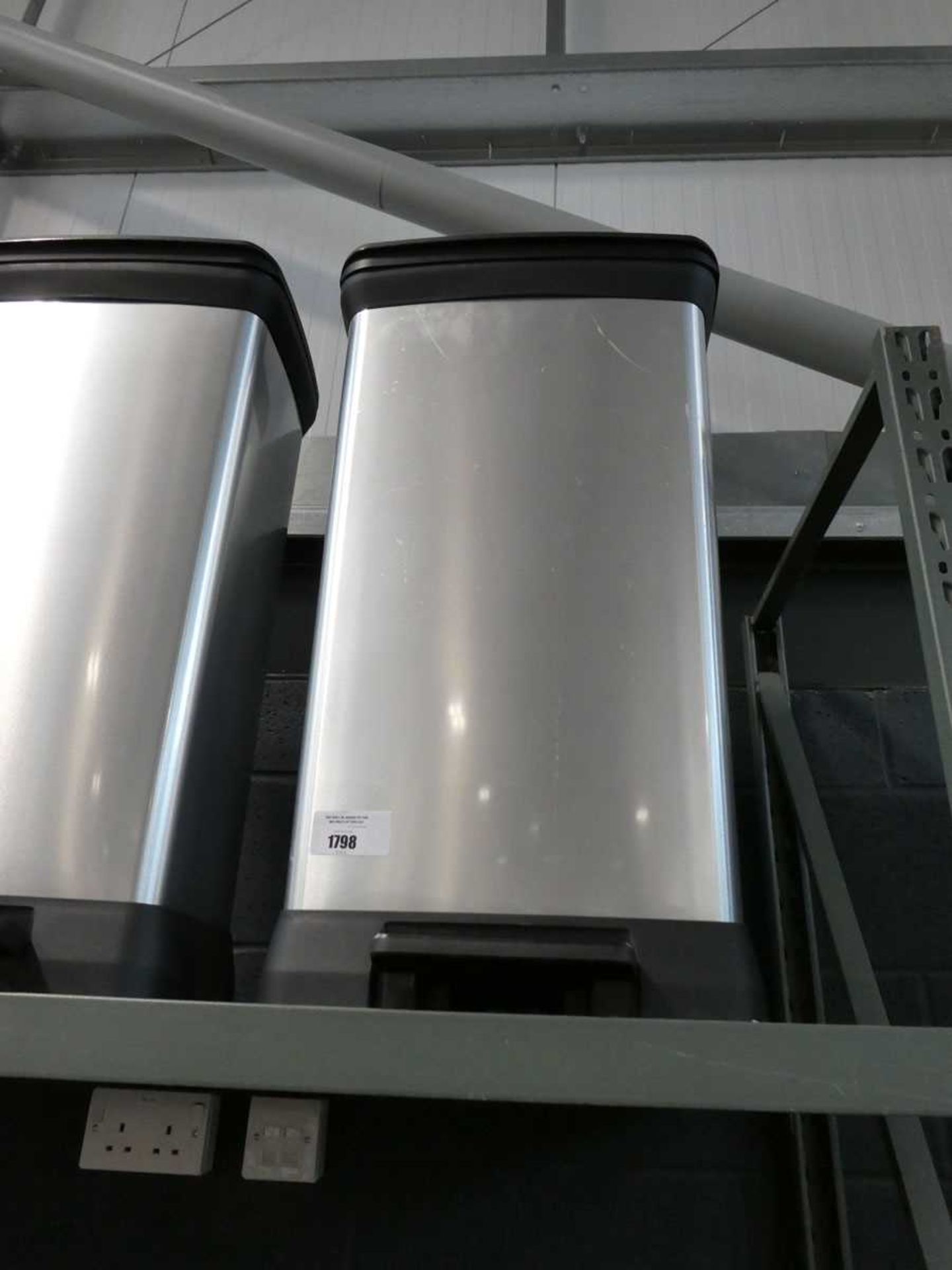 +VAT Stainless steel pedal bin