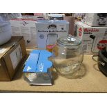 +VAT 2 Kilner jars, together with a pack of mixer glasses