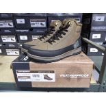 +VAT Boxed pair of mens weatherproof boots in brown (size 10)