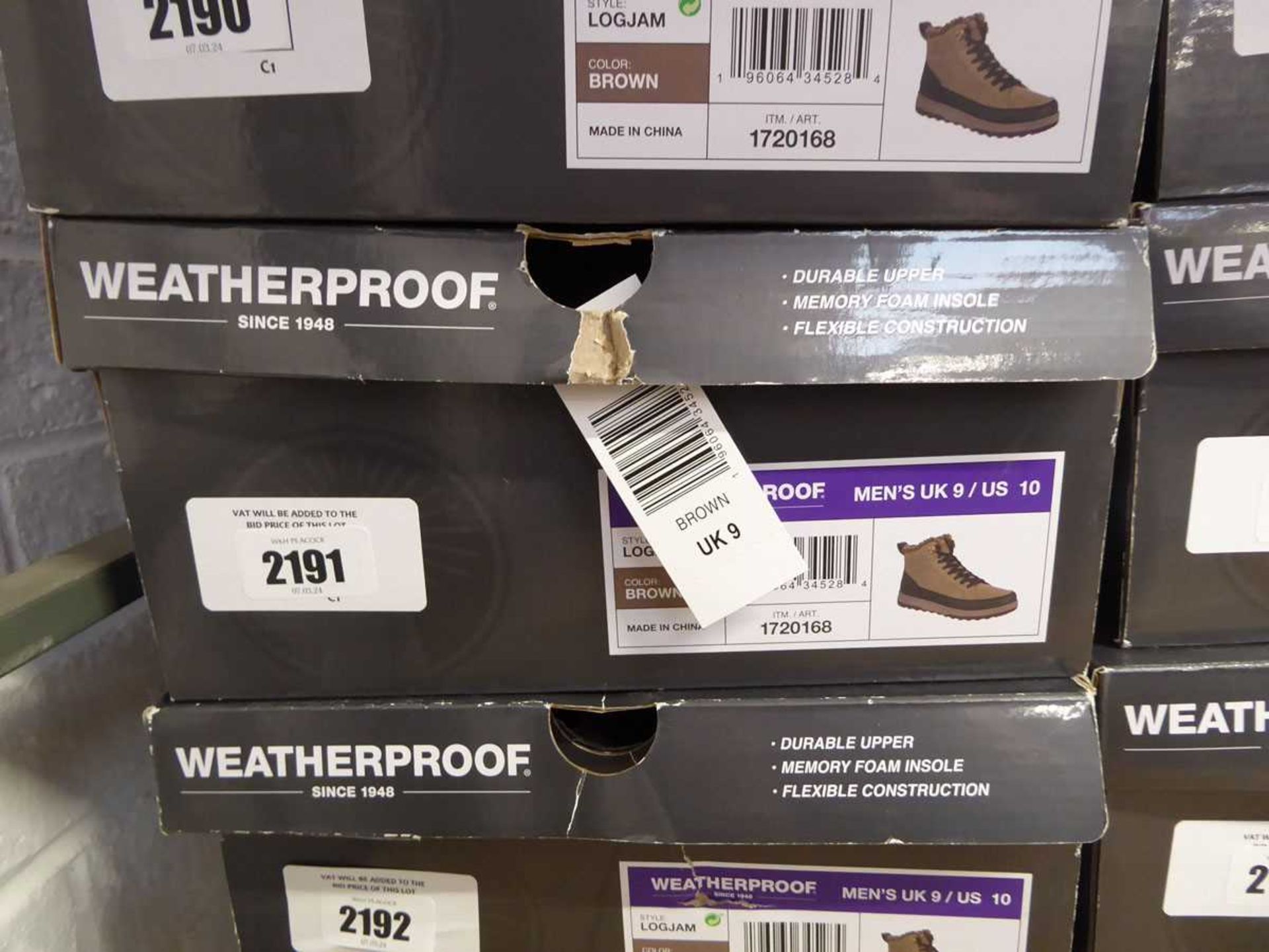 +VAT Boxed pair of mens weatherproof boots in brown (size 9)