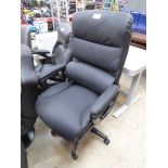 +VAT La-Z-Boy black leatherette office armchair on 5 star base