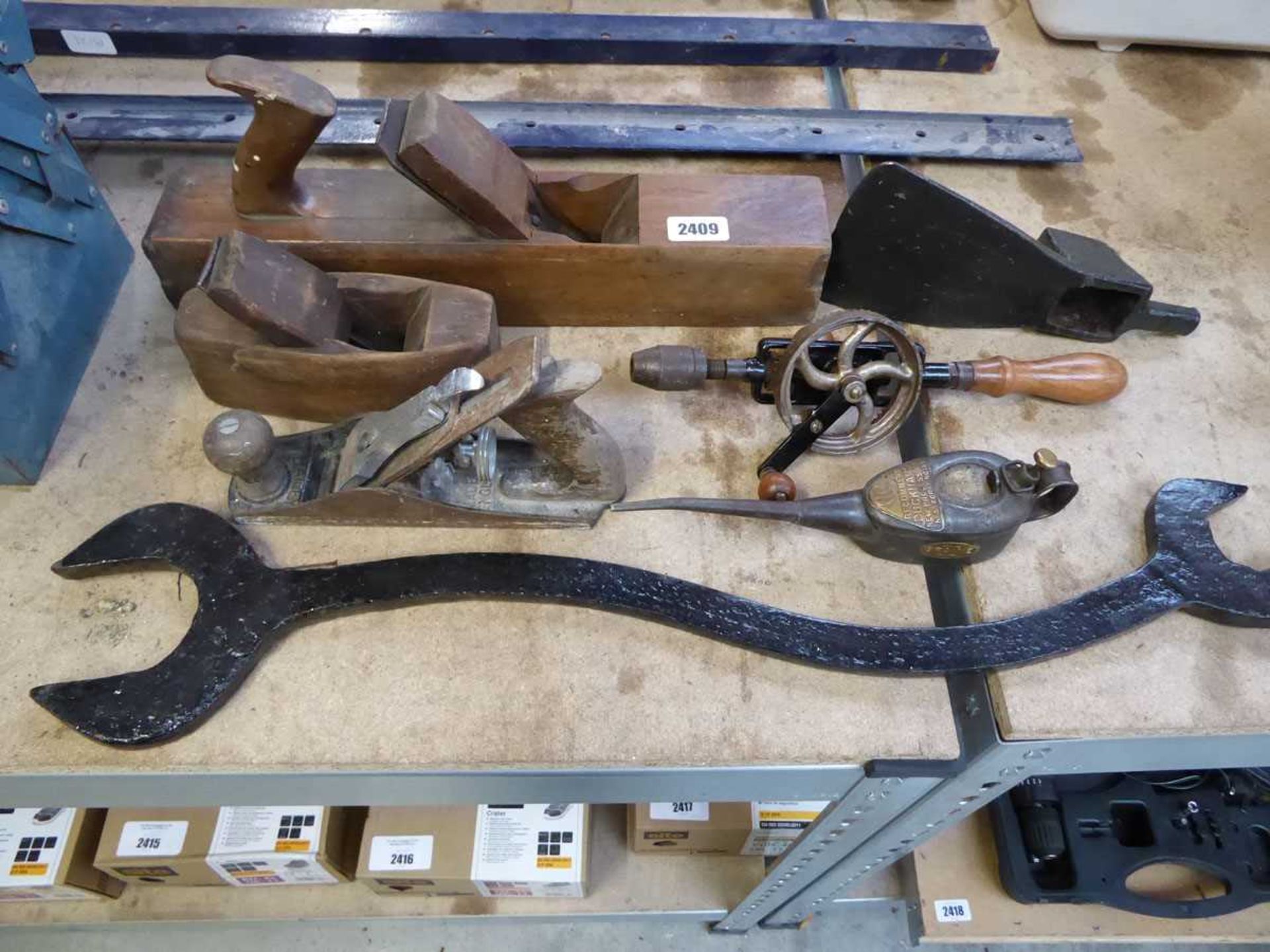 Small group of vintage tooling incl. heavy duty wavy spanner, 2 wooden carpenters hand planes (