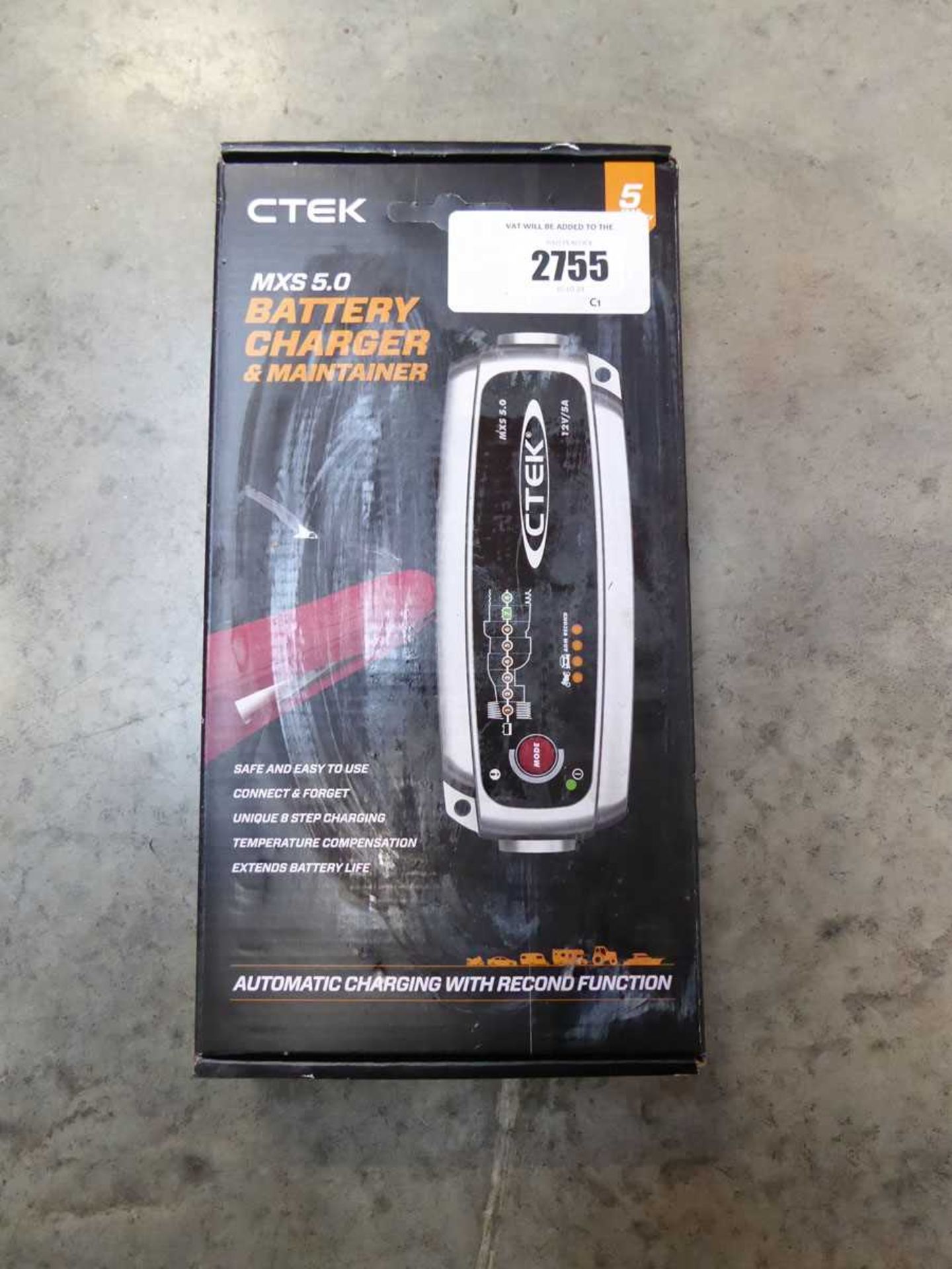 +VAT CTEK MXS5.0 battery charger and maintainer