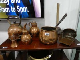 Shelf of copper items incl. Jersey milk can, kettle, coal scuttle, etc.