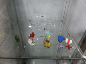 Glass bowl with contents of various small collectibles incl. French 1963 'Ordre National du Mérite',
