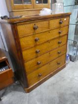 Mahogany chest of 2 over 4 drawers