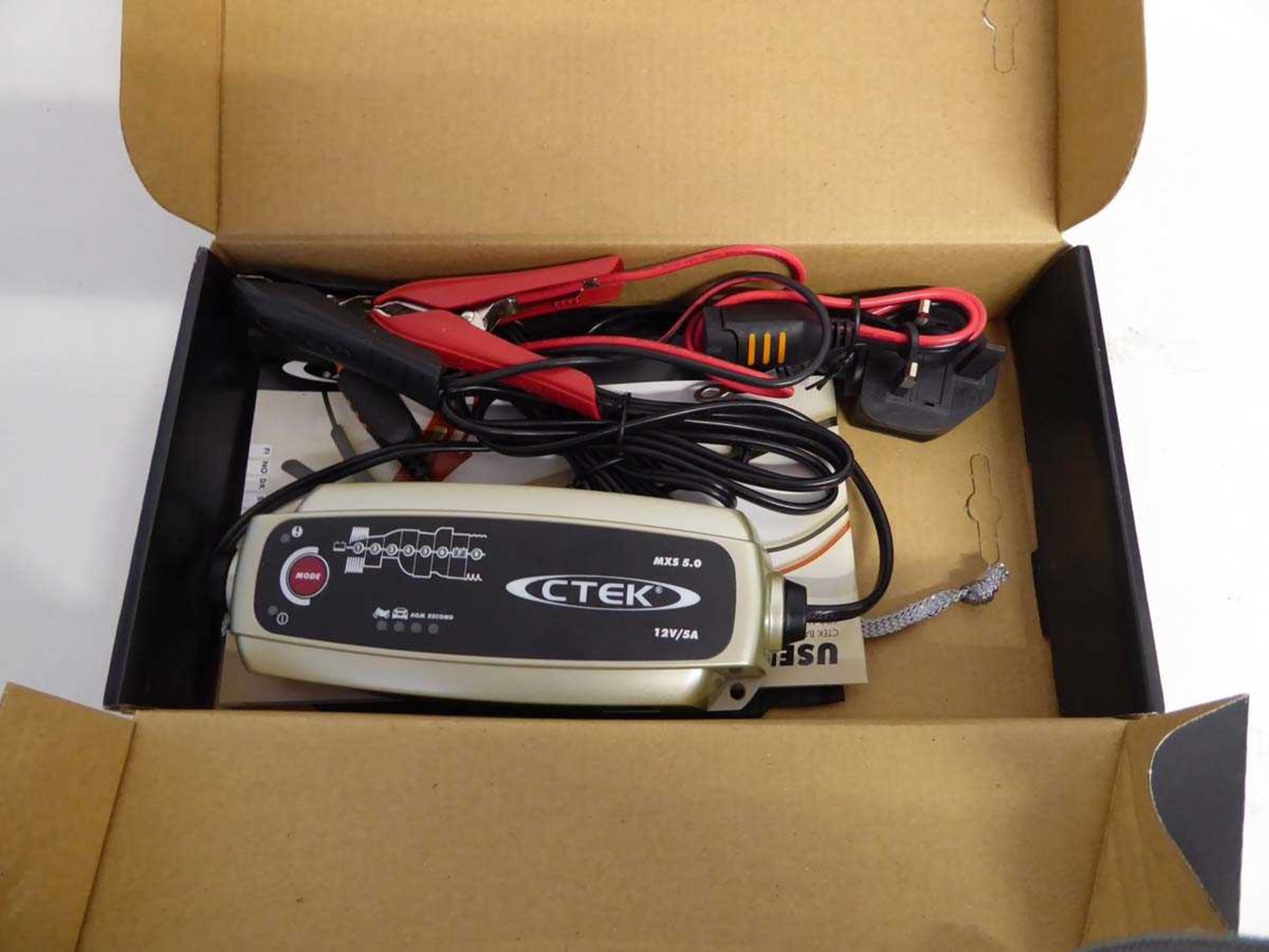 +VAT CTEK MXS5.0 car battery charger and maintainer - Image 2 of 2