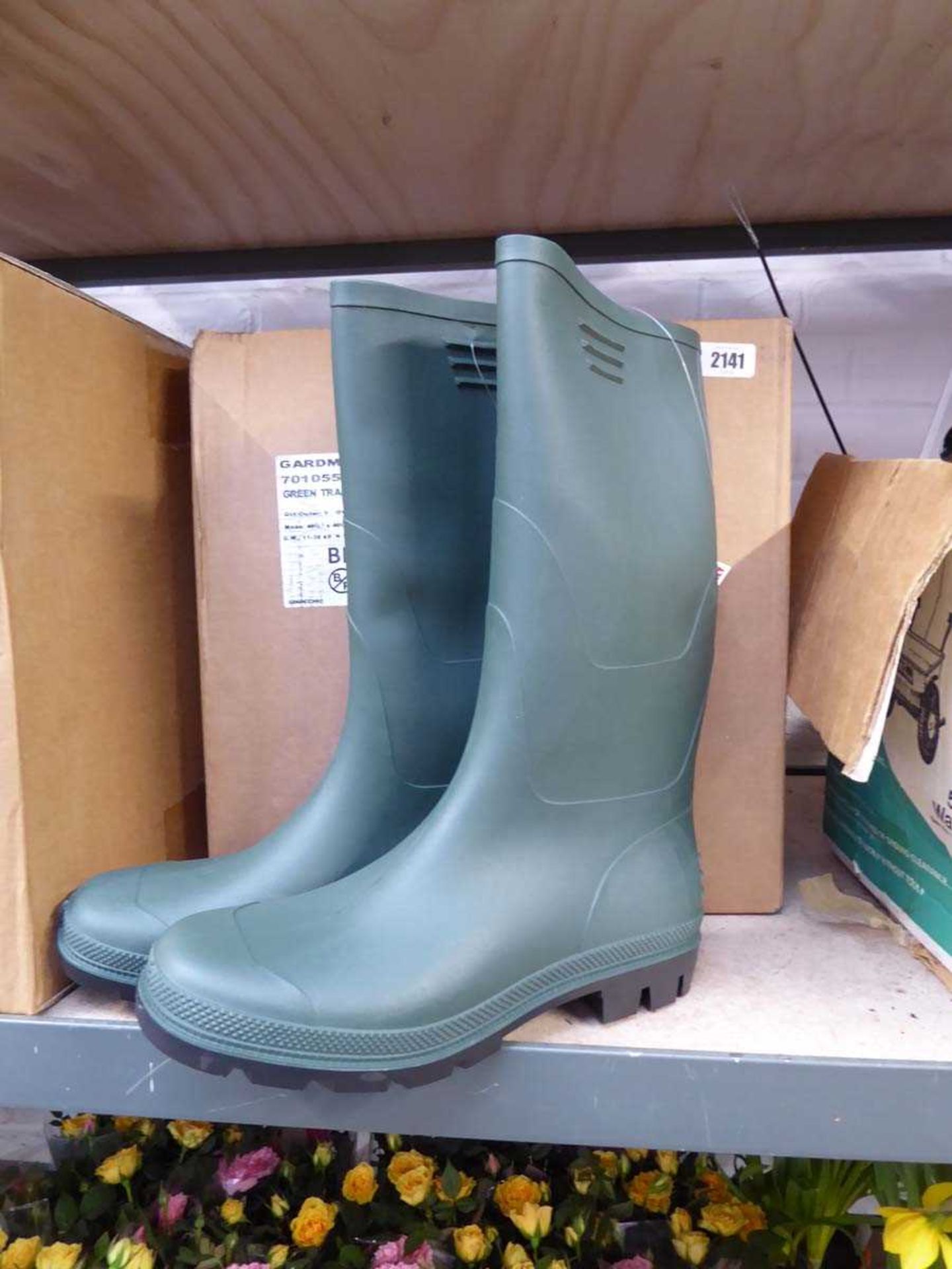 Box containing 5 pairs of Kent & Stowe green tradition full length wellington boots (size UK 12)